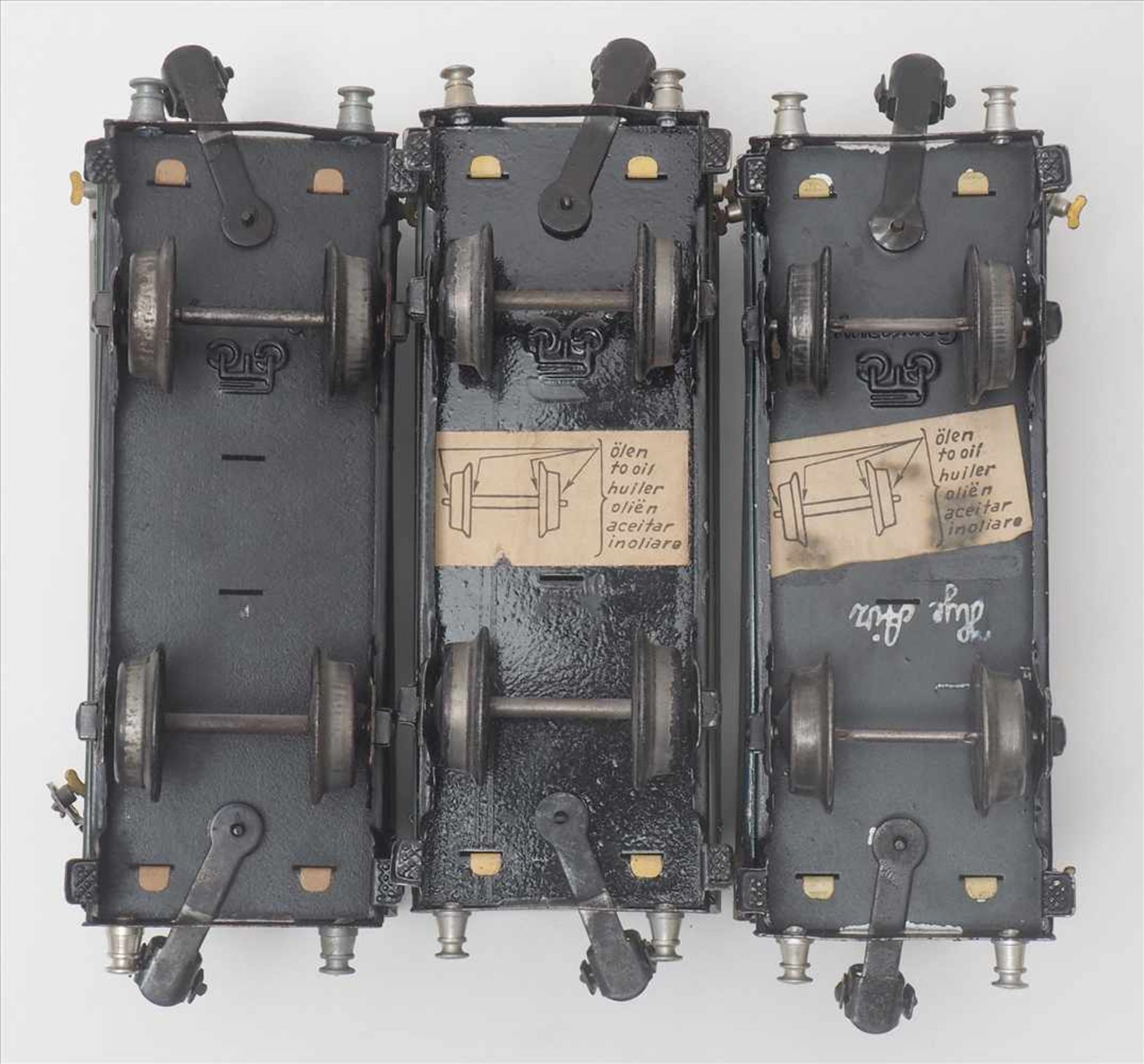 Drei PersonenwagenMärklin Spur 0. 1930-er Jahre. 2./3. Klasse, Nr. 17250. Guter, altersbedingter - Bild 5 aus 5