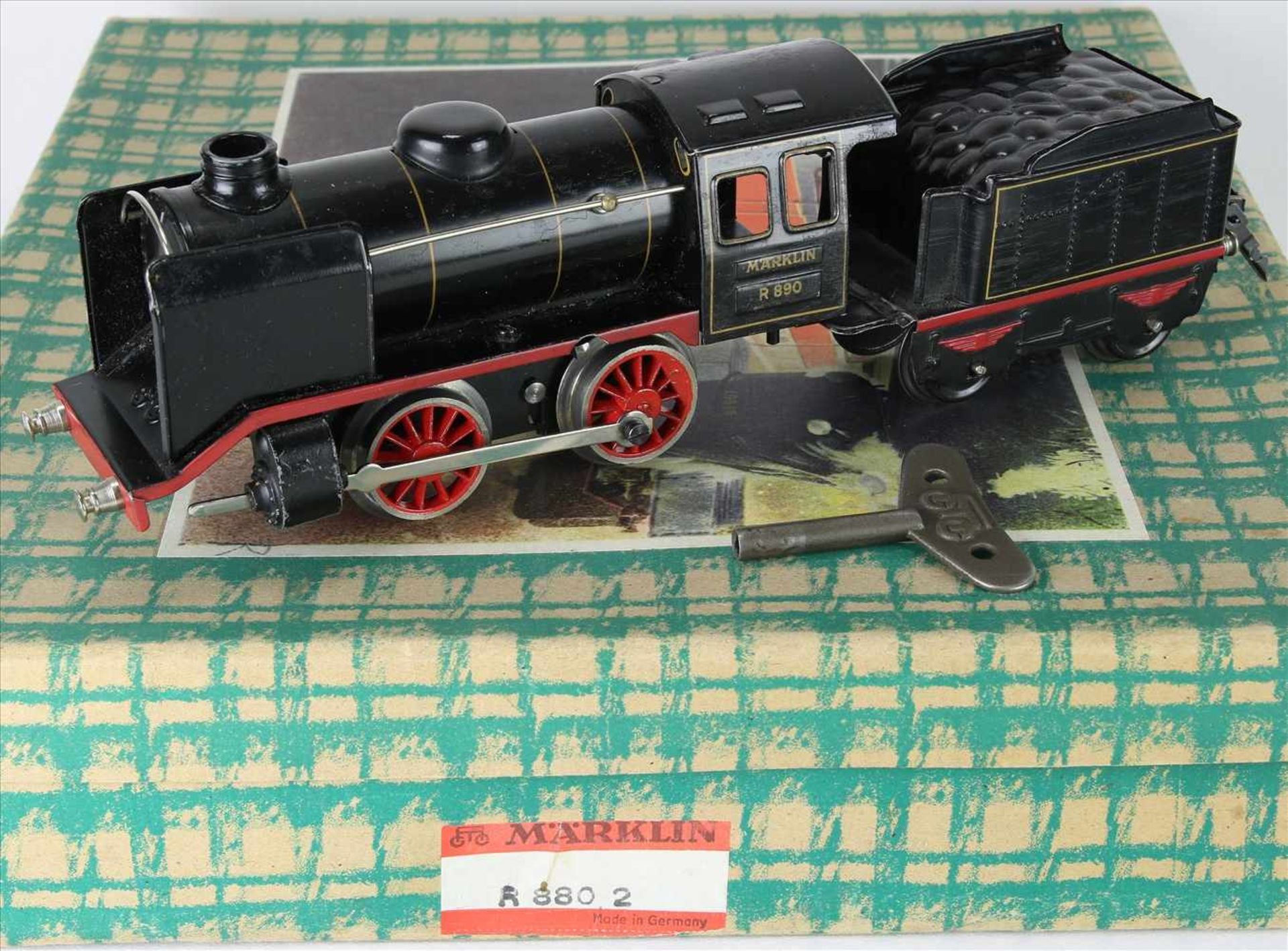 Märklin StartpackungR 880 2. Mit Tenderlok R890 (Uhrwerkantrieb) und zwei Personenwagen sowie 11 - Bild 2 aus 7