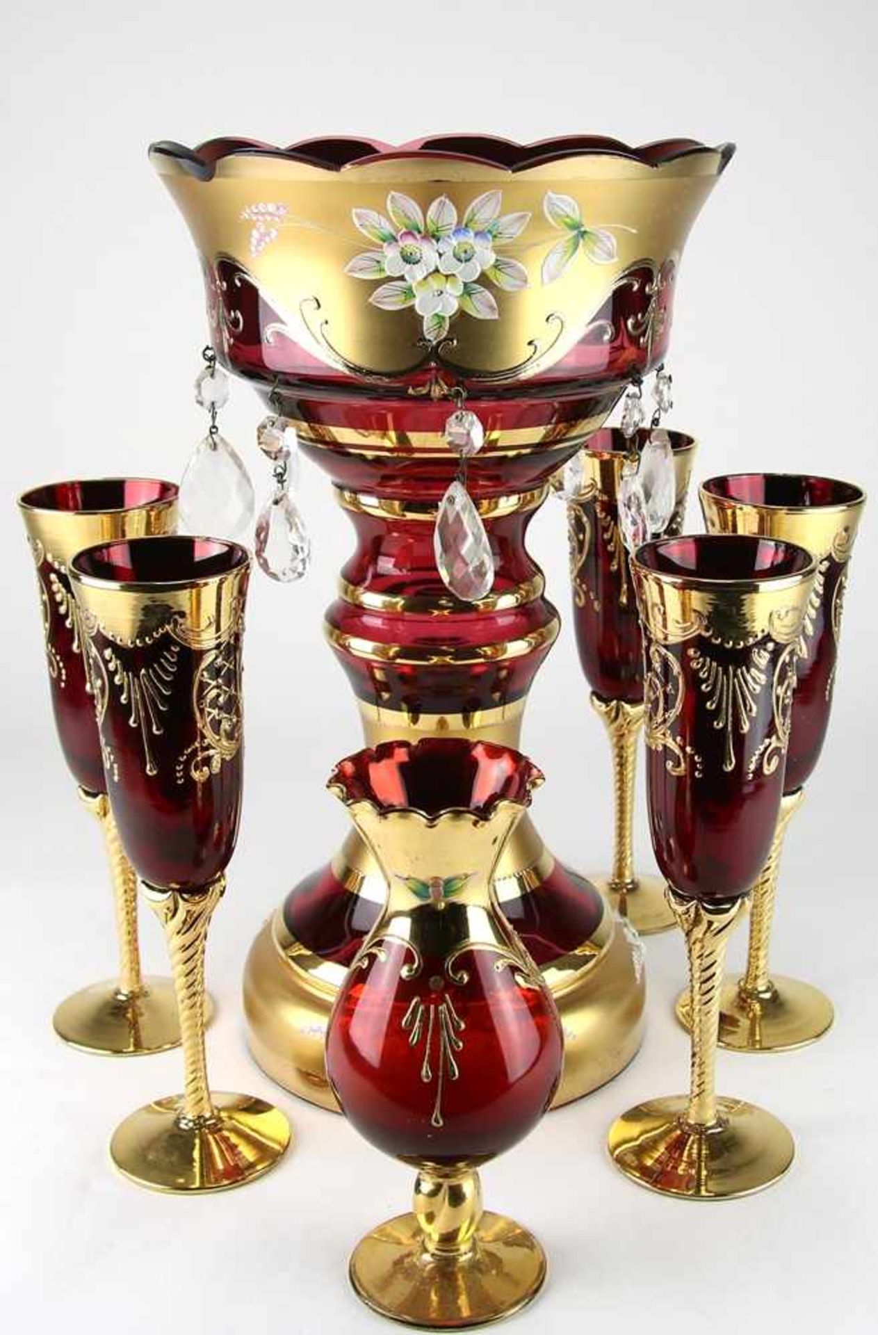 Konvolut böhmisches Glas20. Jh. Rotes Farbglas mit reichem Golddekor und polychromer, floraler - Bild 2 aus 5