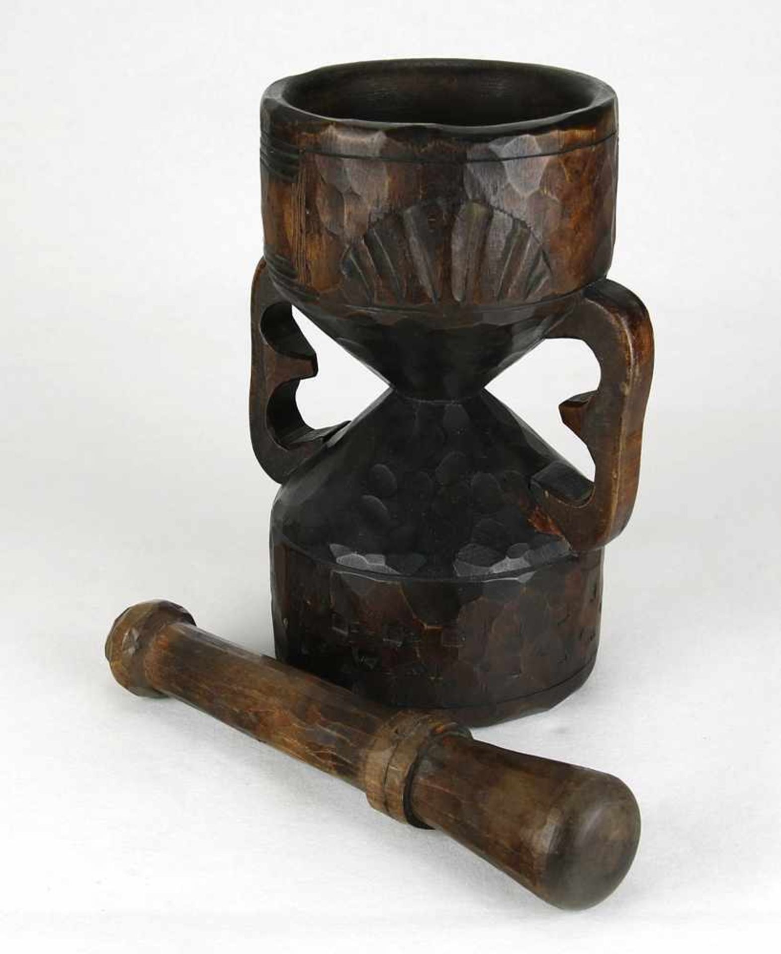 MörserWohl Afrika um 1900. Edelholz geschnitzt. Doppelmörser mit Pistill. Größe ca. 12 x 10 cm, Höhe