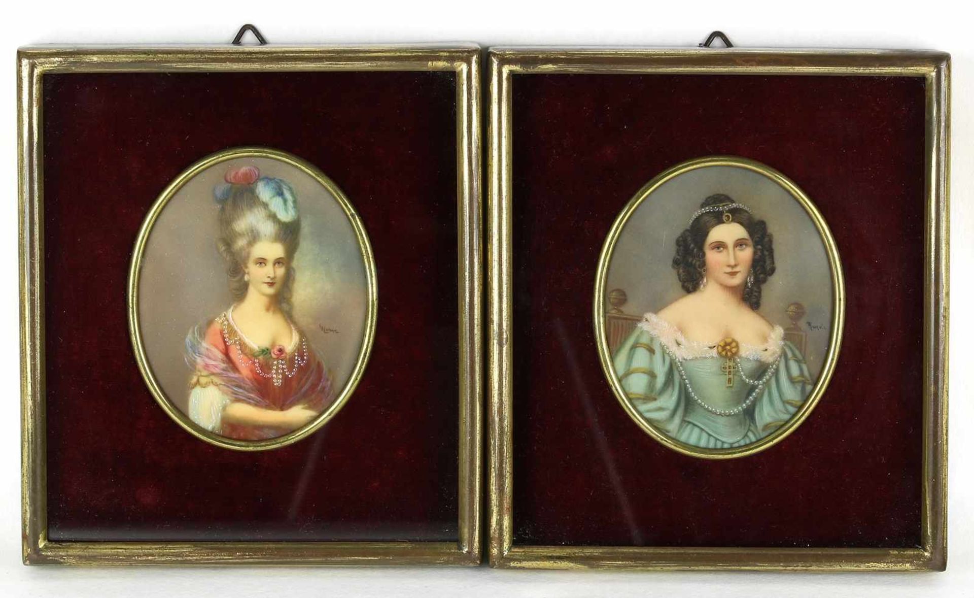 Zwei Miniaturen19./20. Jh. Zwei junge Damen in tief dekolletierten Prachtgewändern des späten 18.