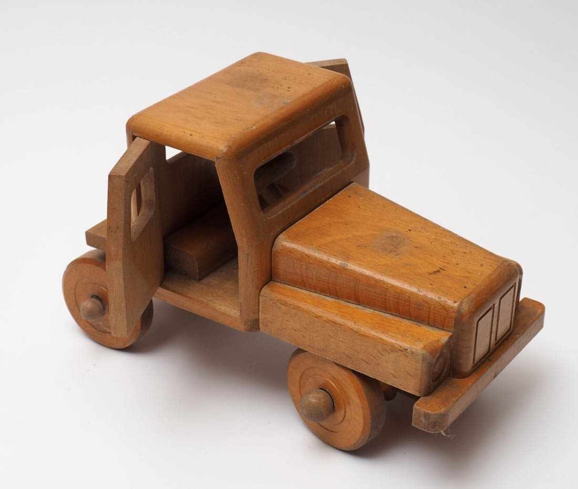 Konvolut SpielzeugZwei Rennautos, wohl 20er Jahre. Eines mit Fahrer und Holzrädern, das andere mit - Bild 2 aus 7