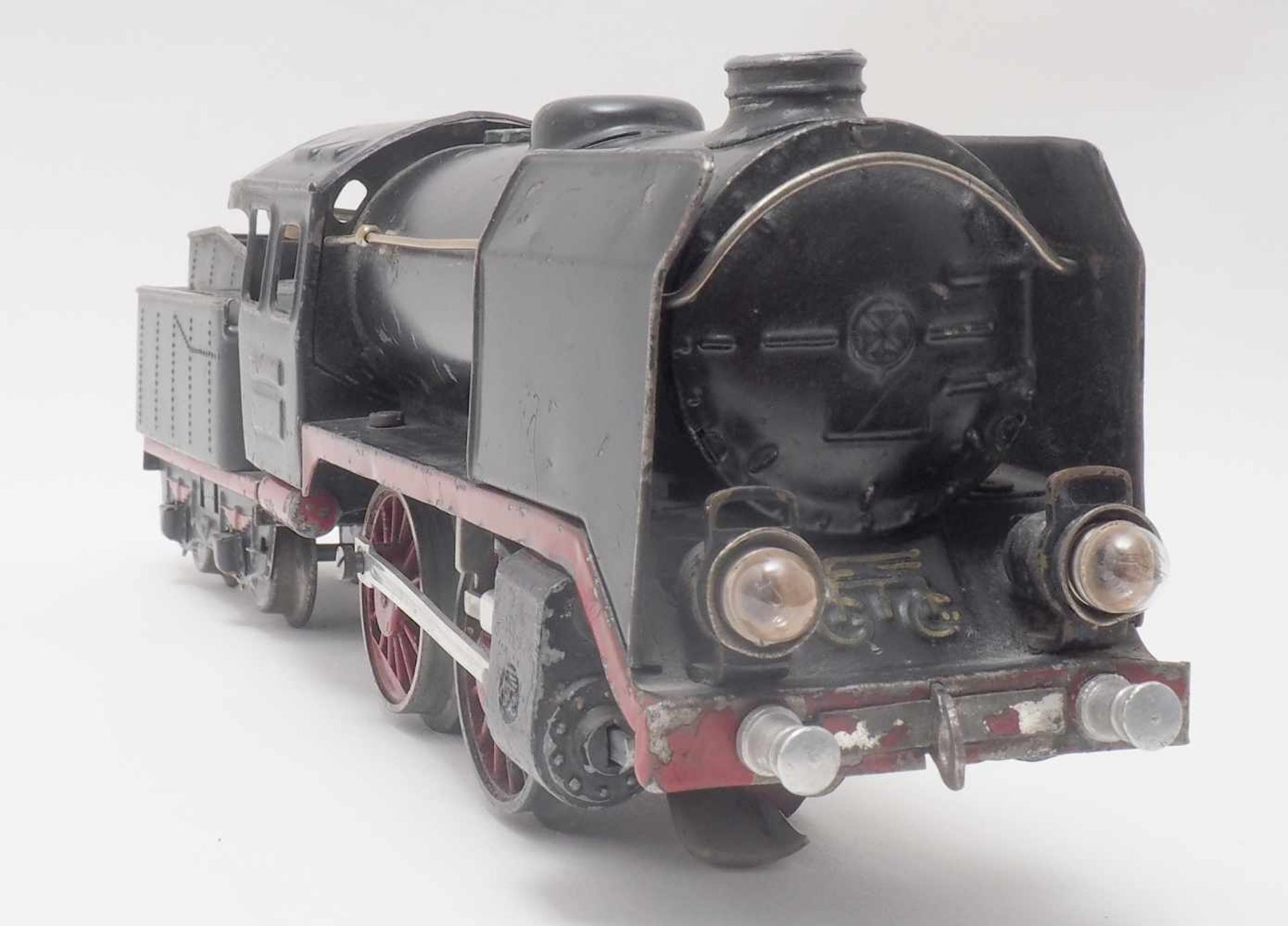 Märklin DampflokSpur 0, 1930-er Jahre. Elektroantrieb. Zweiachsige Dampflokomotive mit passendem