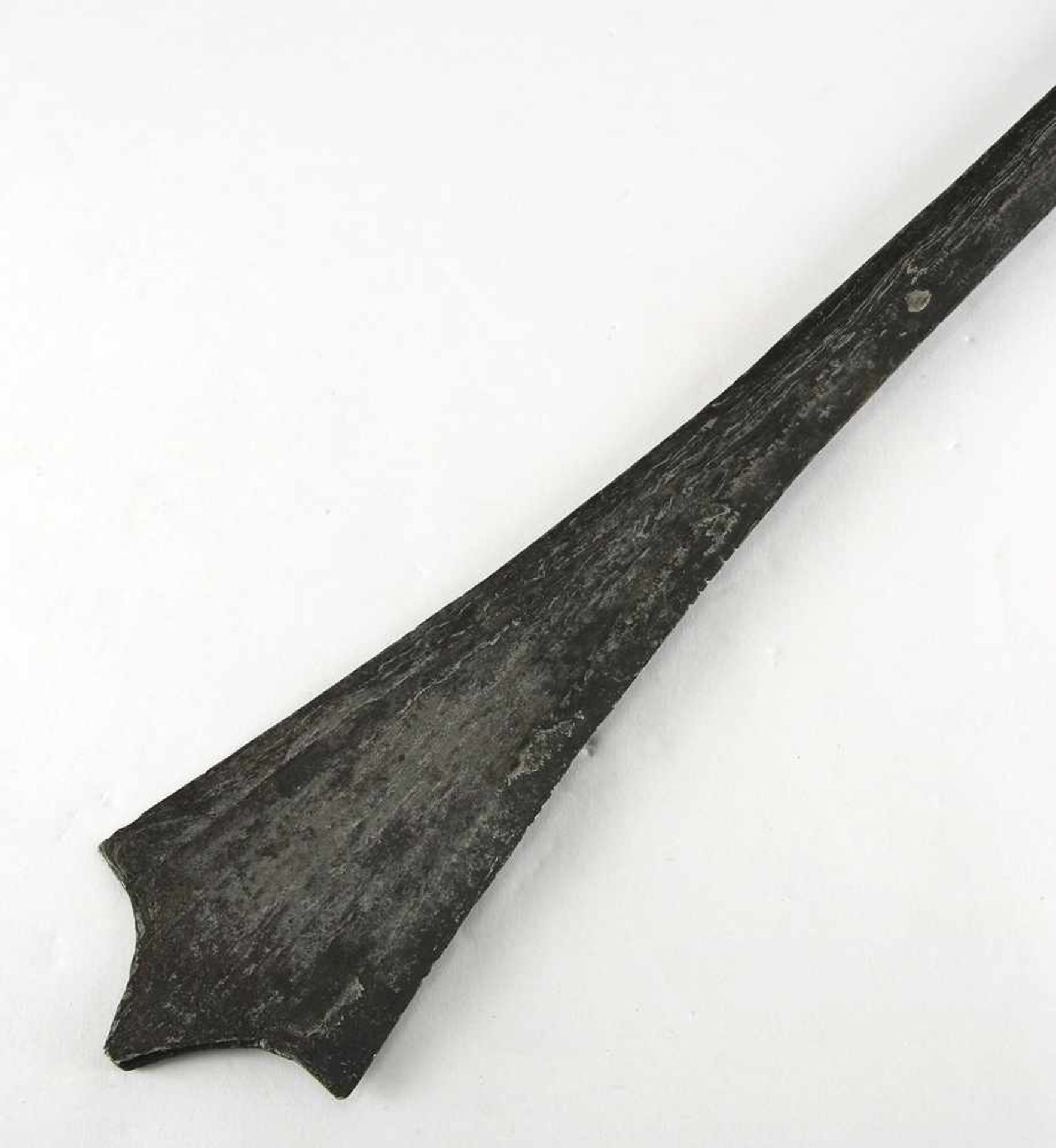 HauerWohl Afghanistan 19. Jh. Breite zweiseitige Schneide und runder Holzgriff. Länge ca. 58 cm, - Bild 2 aus 4