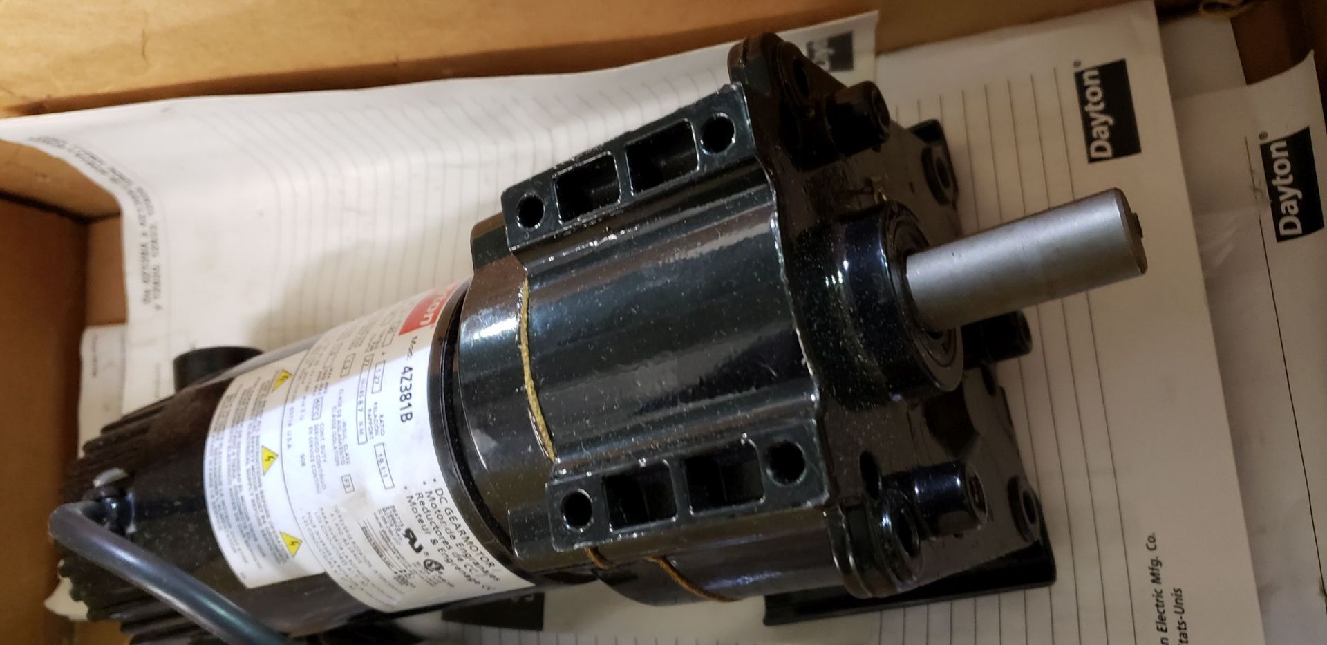 1/8 hp Dayton DC motor - Image 5 of 5