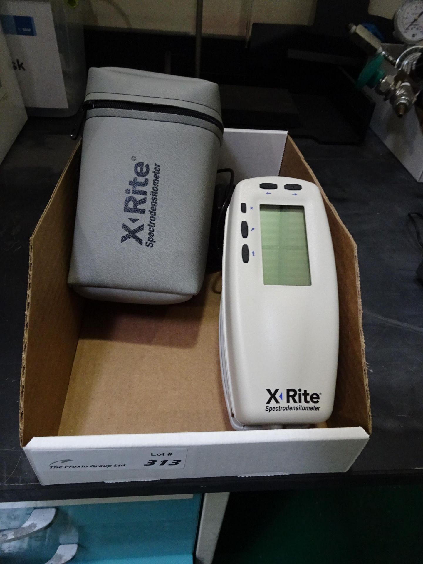 X-Rite Handheld 500 Series Spectrodensitometer With Power Supply and Case