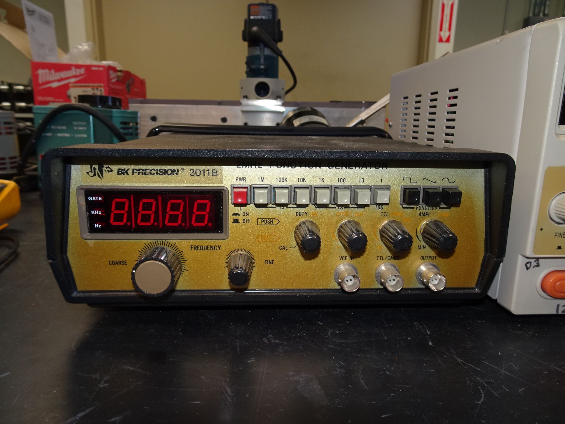 Mastech Model HY3005 DC Power Supply, (1) BK Precision Model 3011B 2 MHz Function Generator - Image 3 of 3