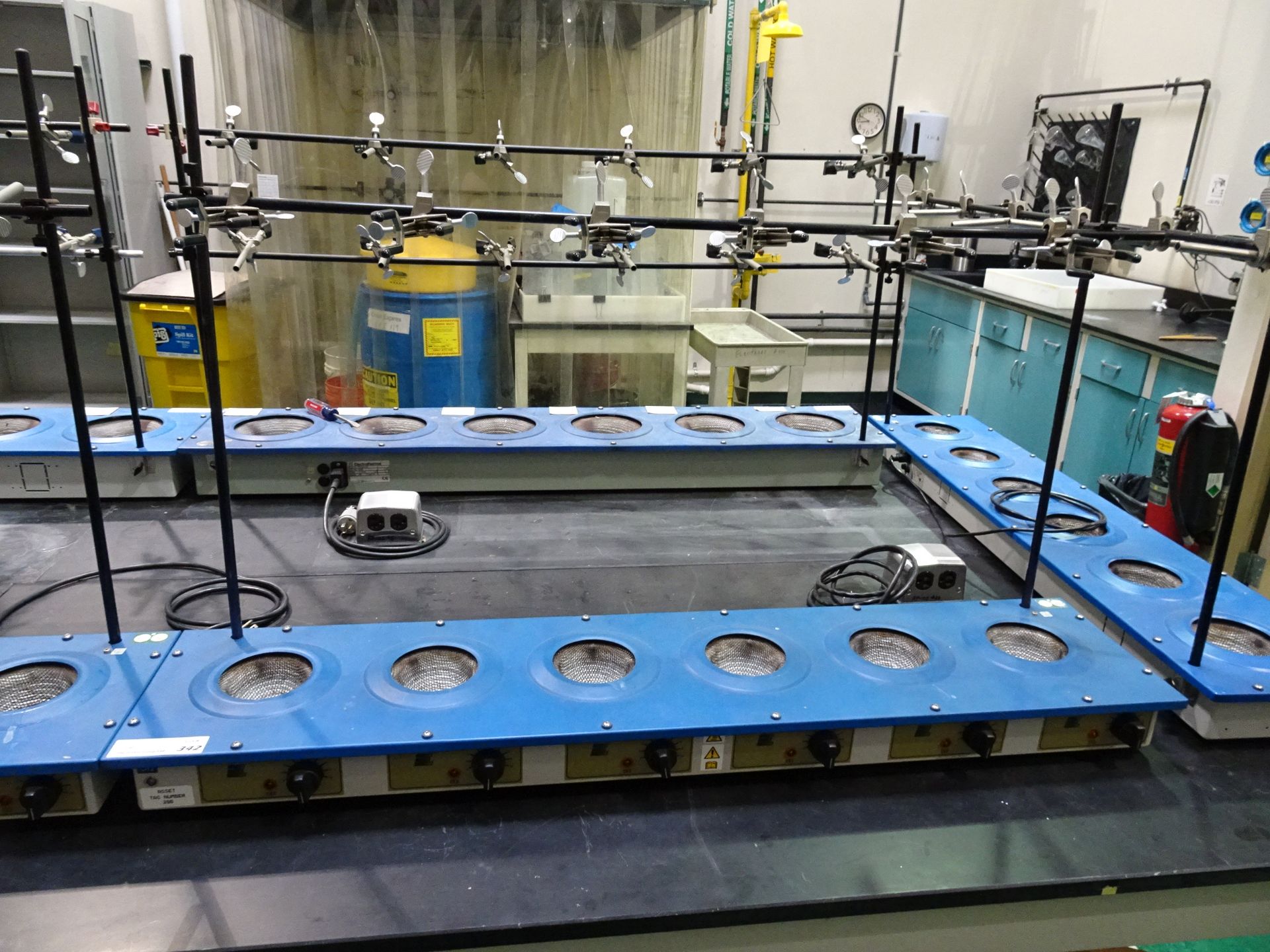 Electrothermal Model EME6-0250-CBVX1 6-Position 250ml Flask Mantle With Glassware Holder and Clamps