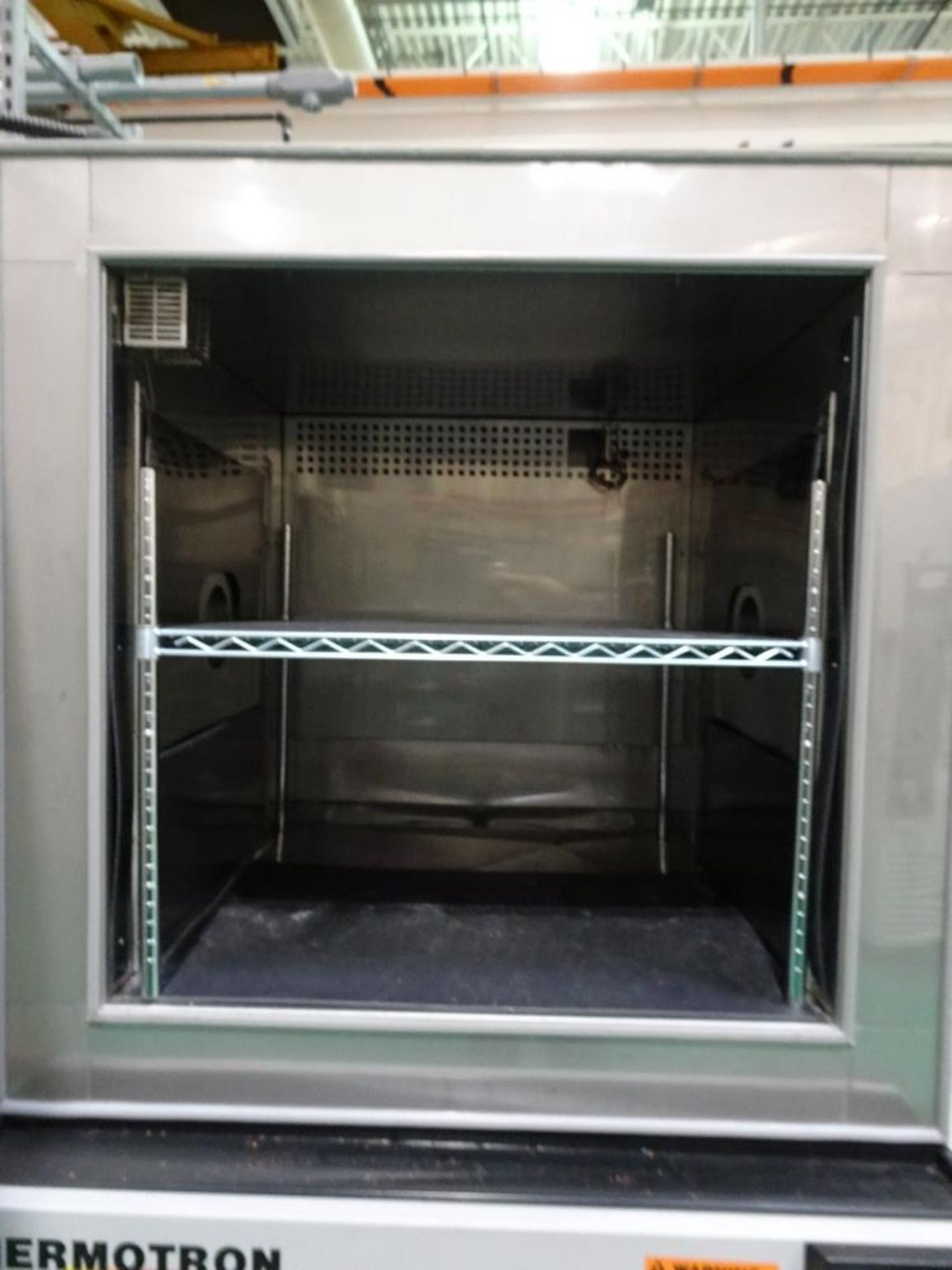 (1) Thermotron Model S-32-8200 Environmental Chamber, Single Door, Model 3413 230 V, 3-Phase, 60 - Image 3 of 4