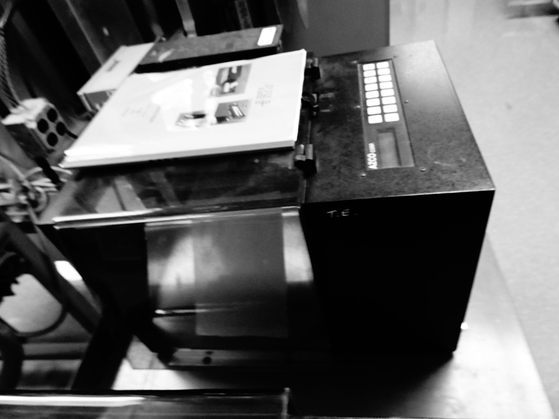 AZCO Sur-Size Model SS-6 Automatic Guillotine Cutter With Manual - Image 2 of 4
