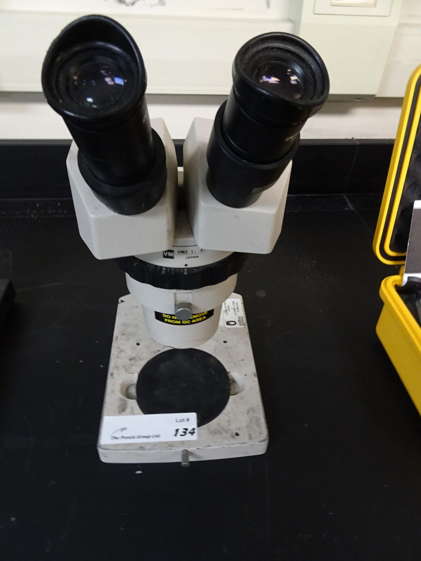 Olympus VMZ 1x-4x Stereo Microscope w/ (2) 10x Eyepieces