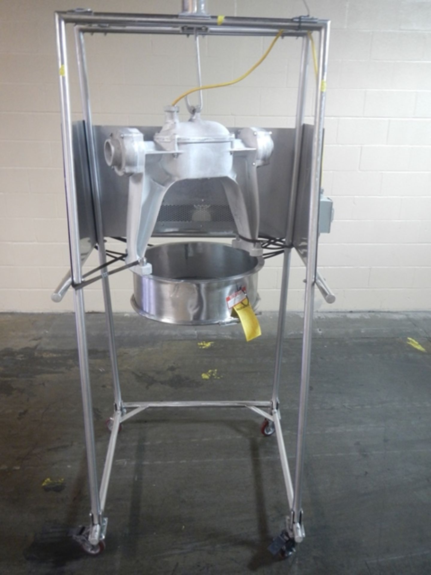 Foundry Supplies sieve, model Universal Roto 8, 20" diameter screening section, 115 volt mounted