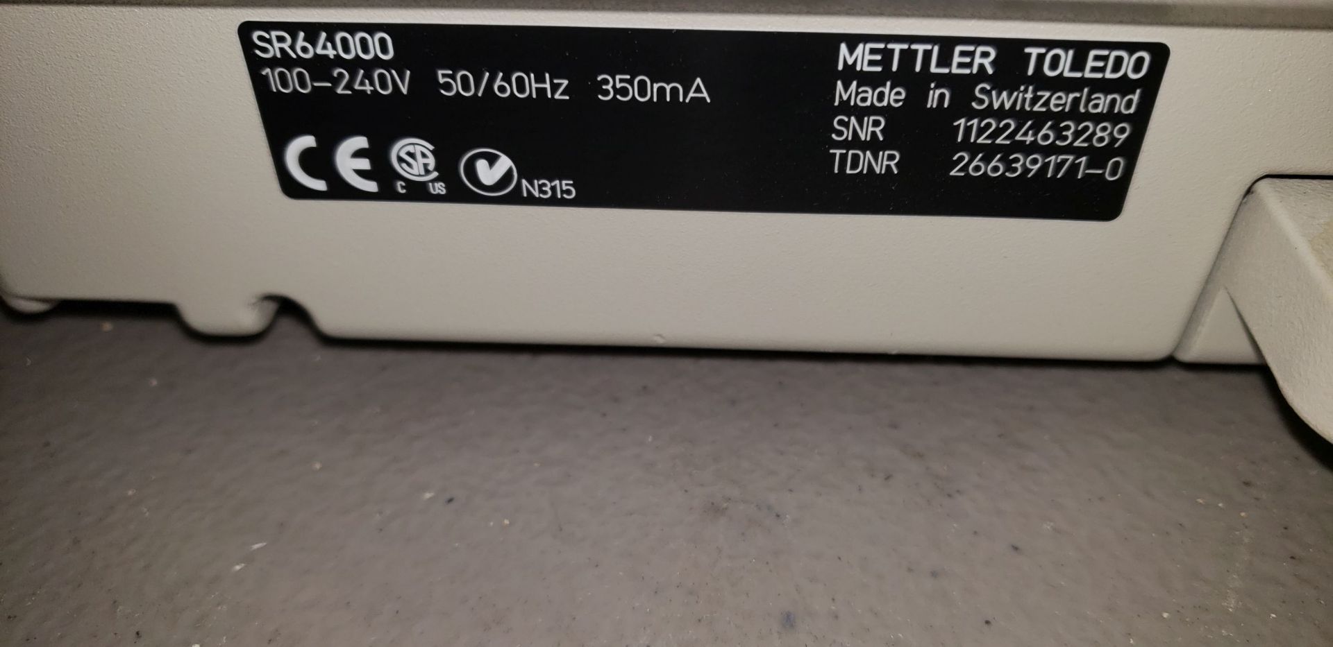 Mettler Toledo SR64000 platform scale, max 64,100g, d=1g, 14" x 11" stainless steel platform. - Image 5 of 5