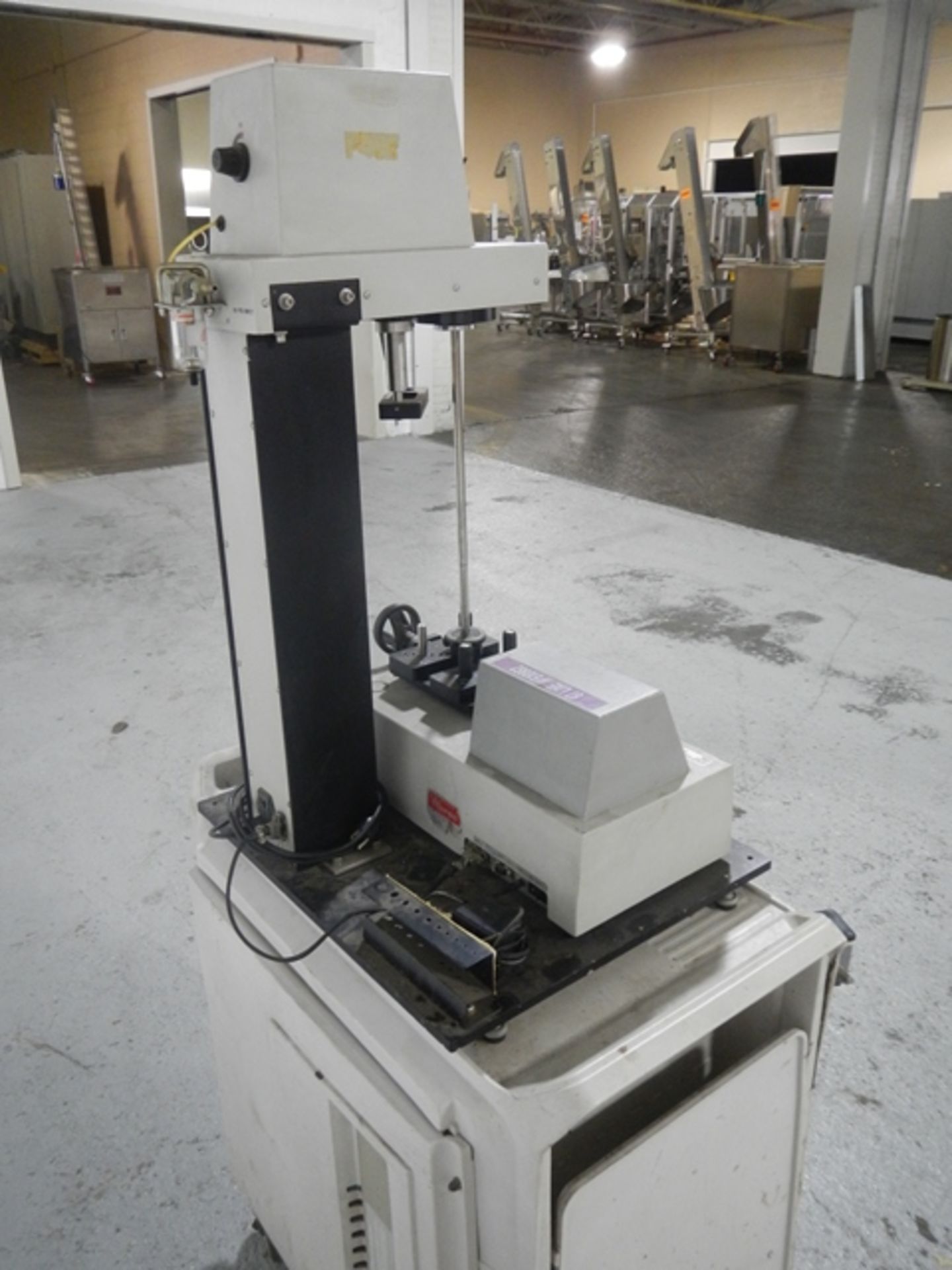 Vibrac cap torque tester, model 1520A, rated 50# with controls. - Image 4 of 7