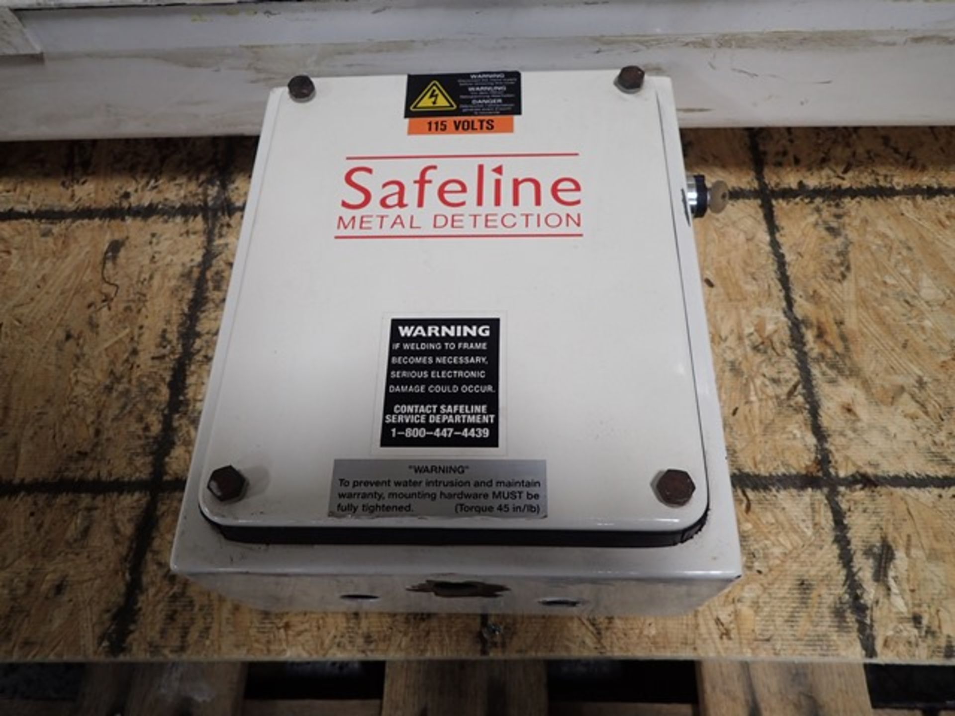 Safeline pass-thru metal detector, 25" long x 12" high x 12" width aperture, with controls on unit. - Image 6 of 7