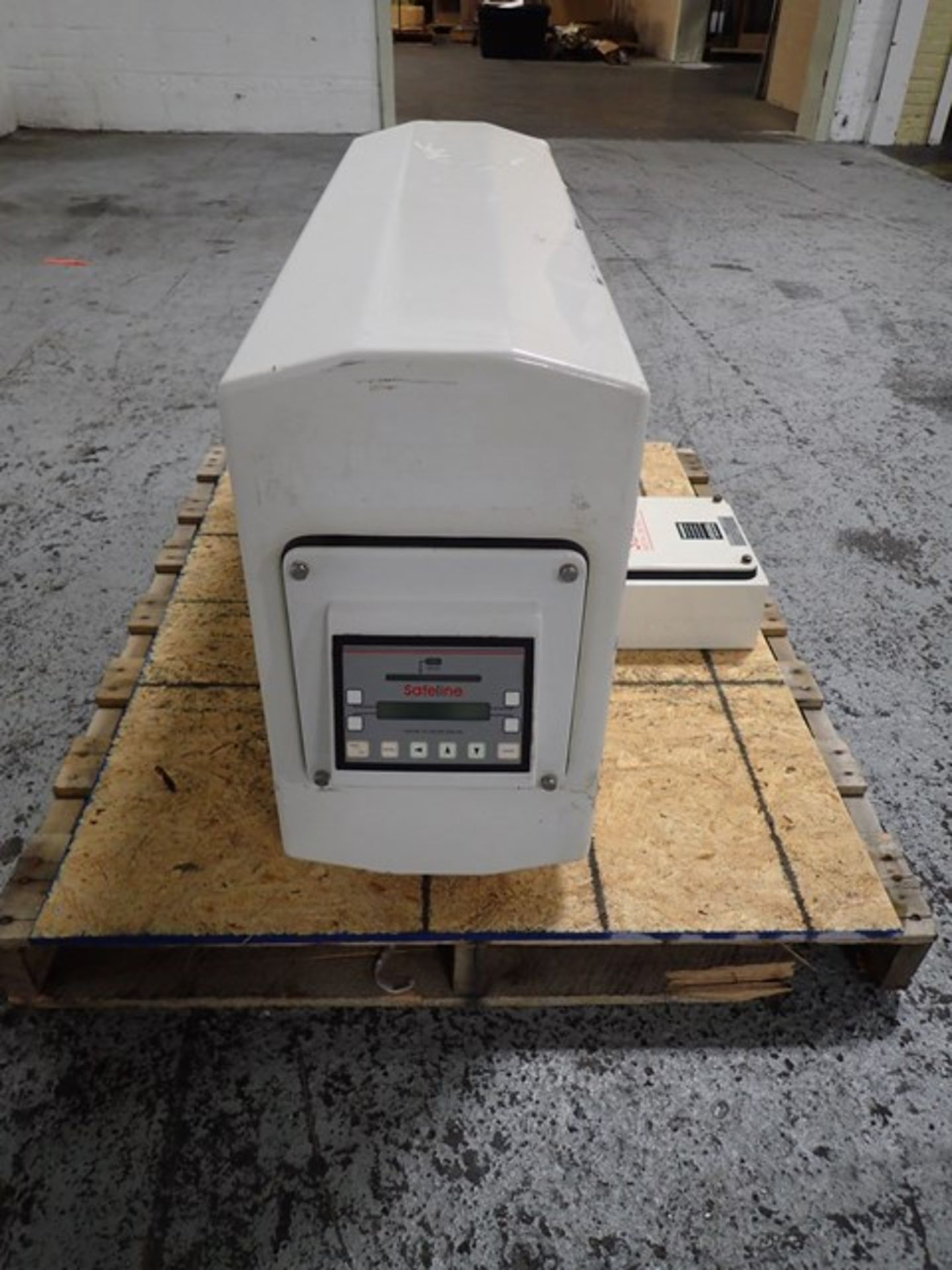 Safeline pass-thru metal detector, 25" long x 12" high x 12" width aperture, with controls on unit. - Image 2 of 7