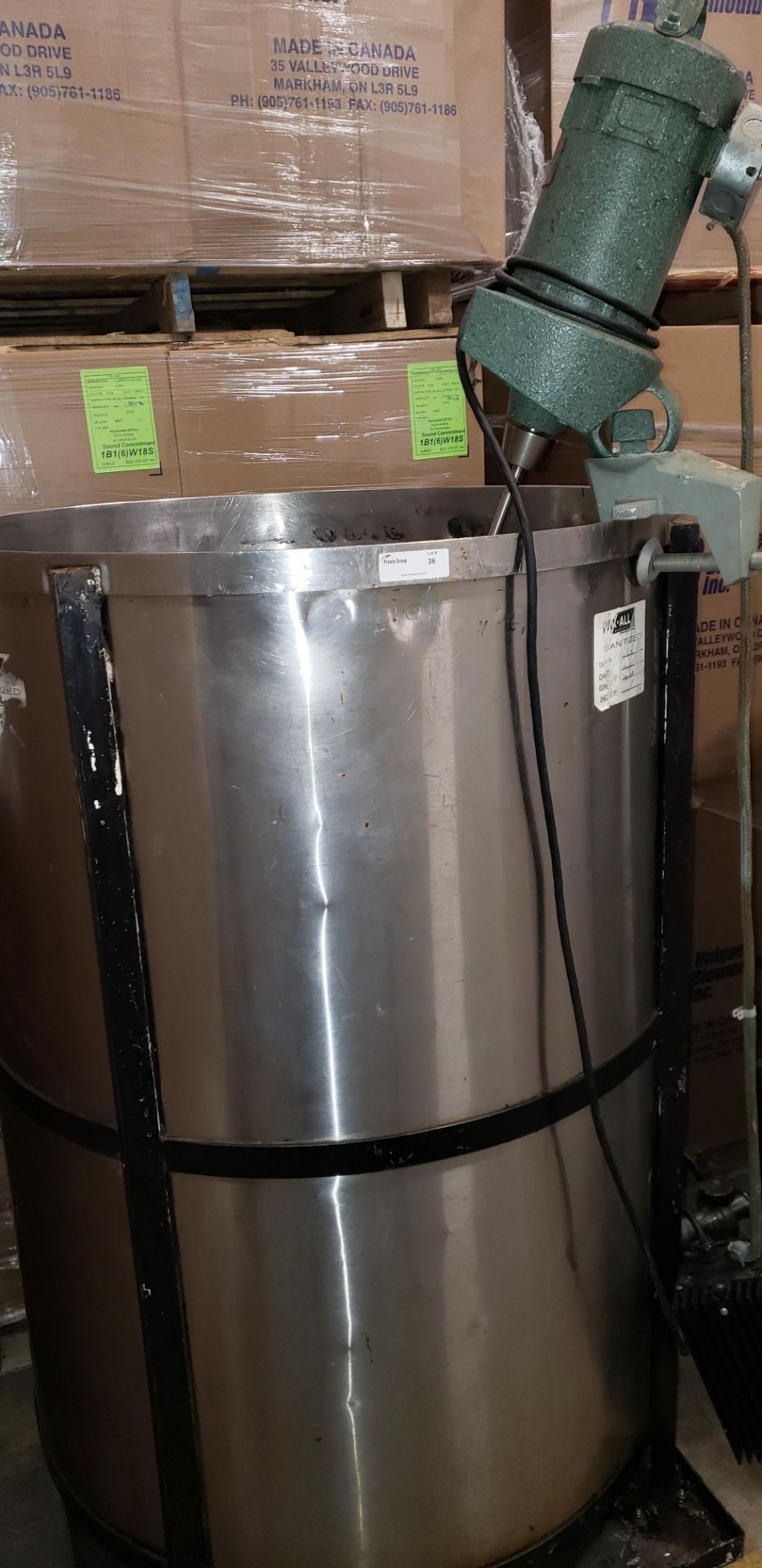 200 GAL STAINLESS STEEL TANK WITH LIGHTININ' MIXER - Image 2 of 10