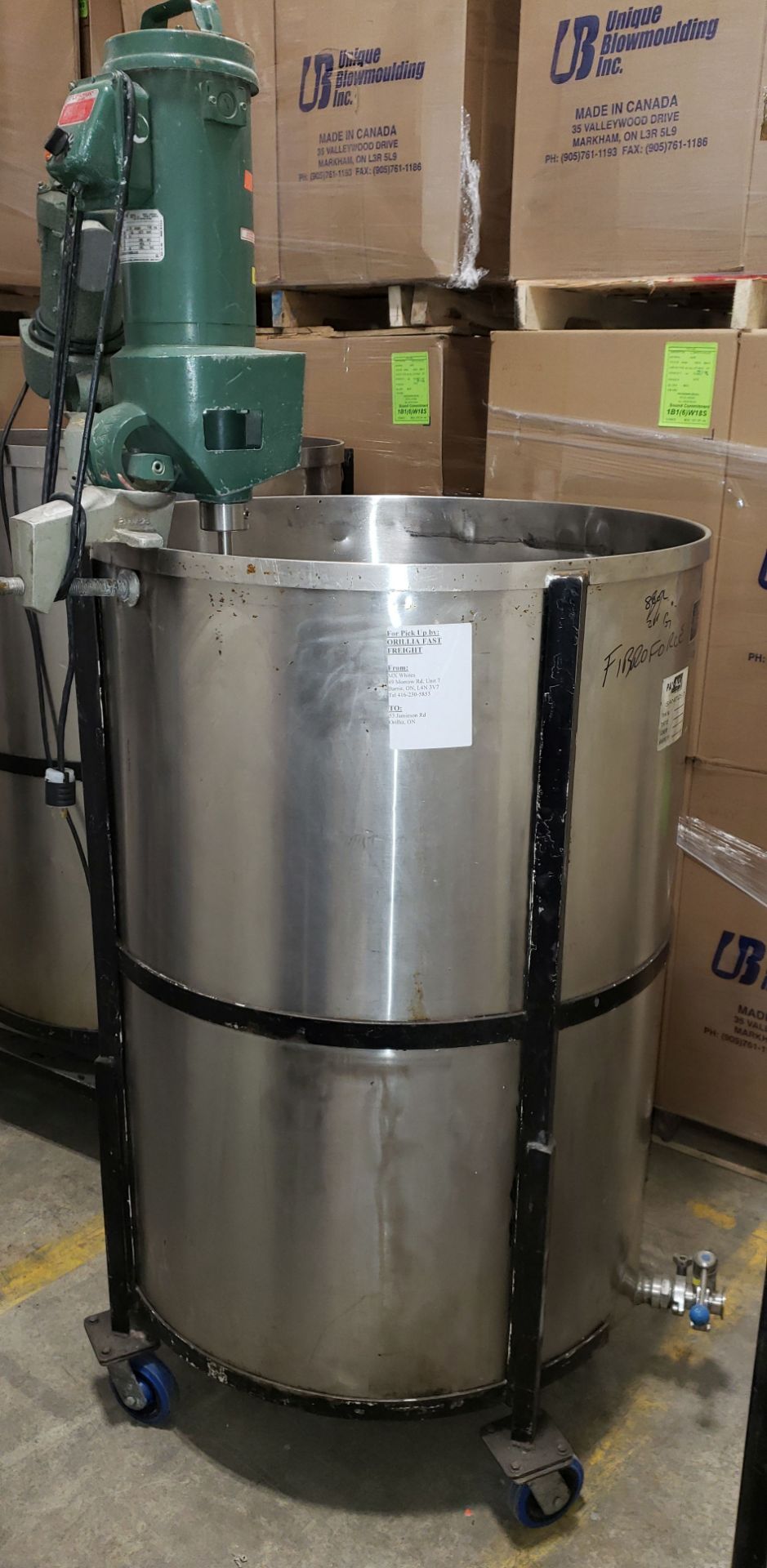 200 Gal STAINLESS STEEL TANK with Lightinin' mixer