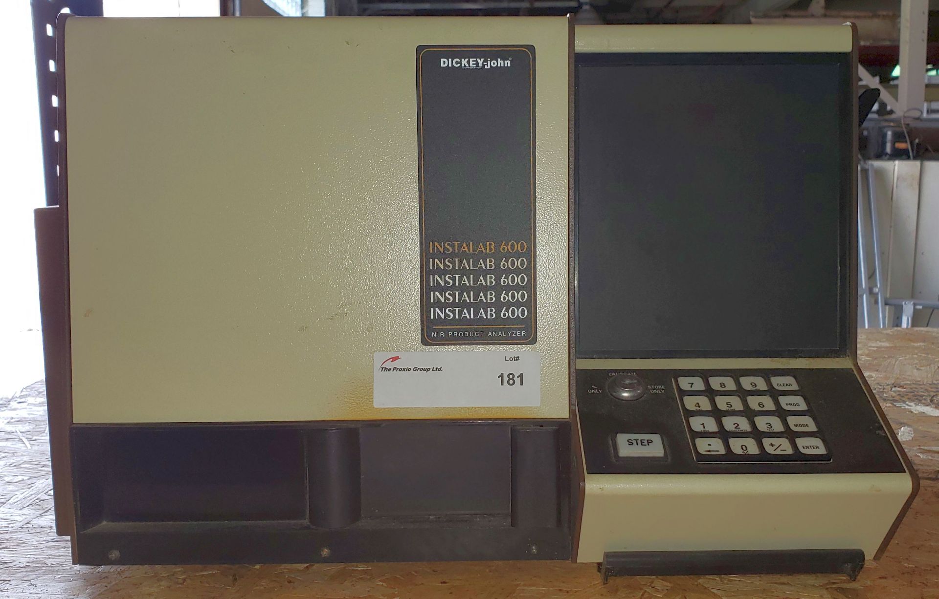 DICKEY-john instalab 600, with near infrared analyzer