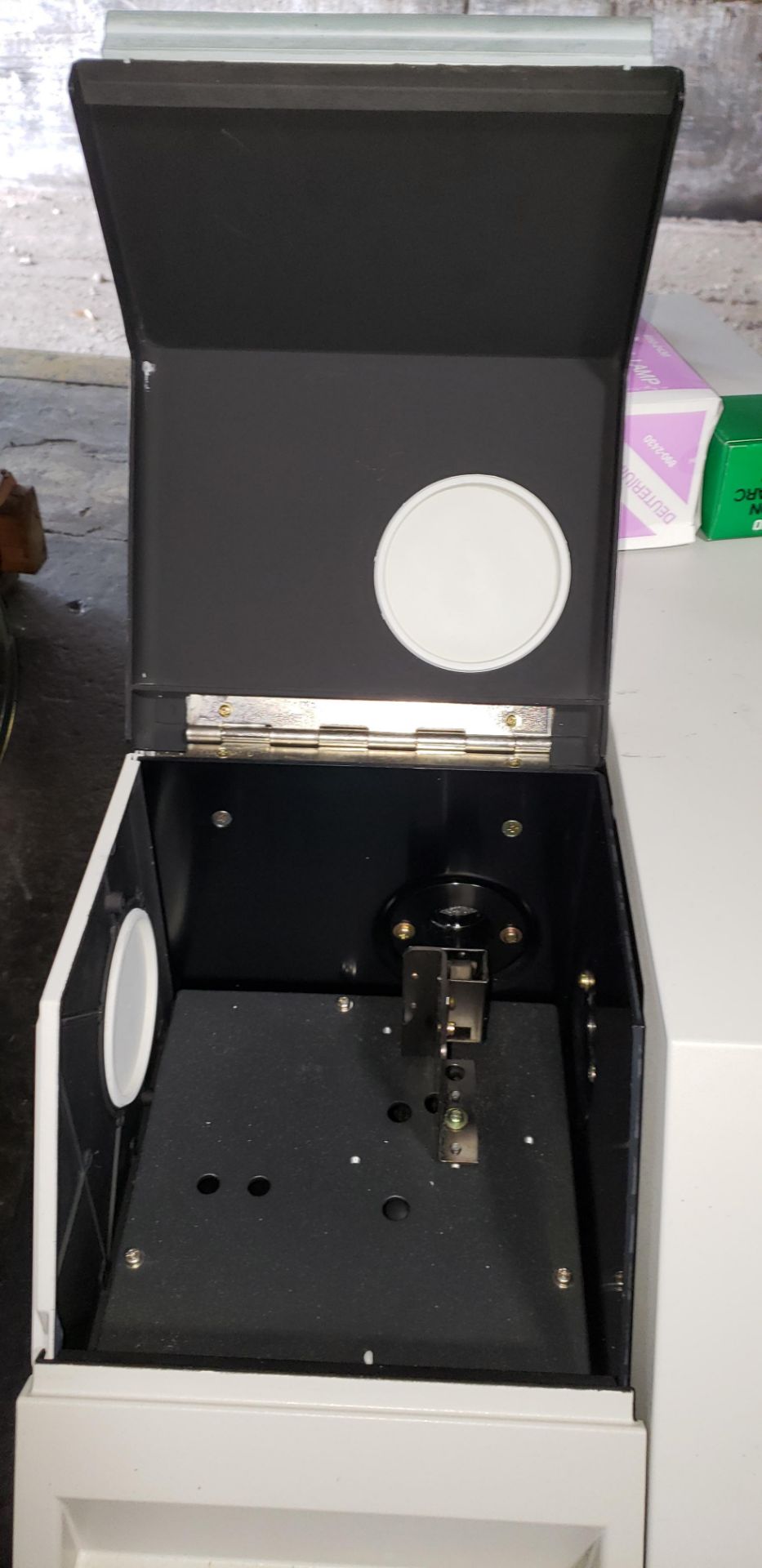 Hitachi Digilab F2500 Flouresence Spectophotometer - Image 4 of 6