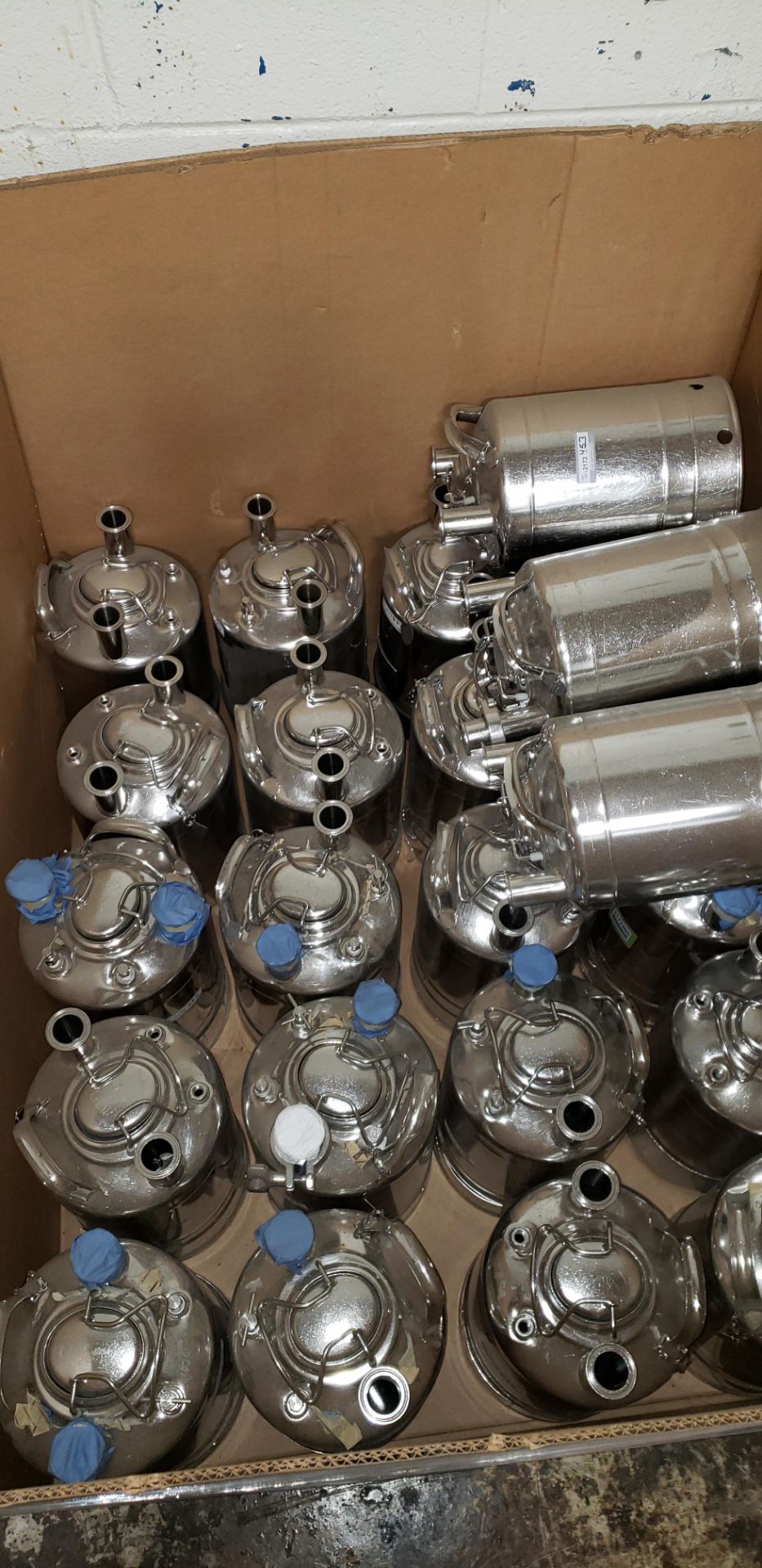 Lot of (26) 316L Stainless Steel pressure canisters - Image 2 of 6