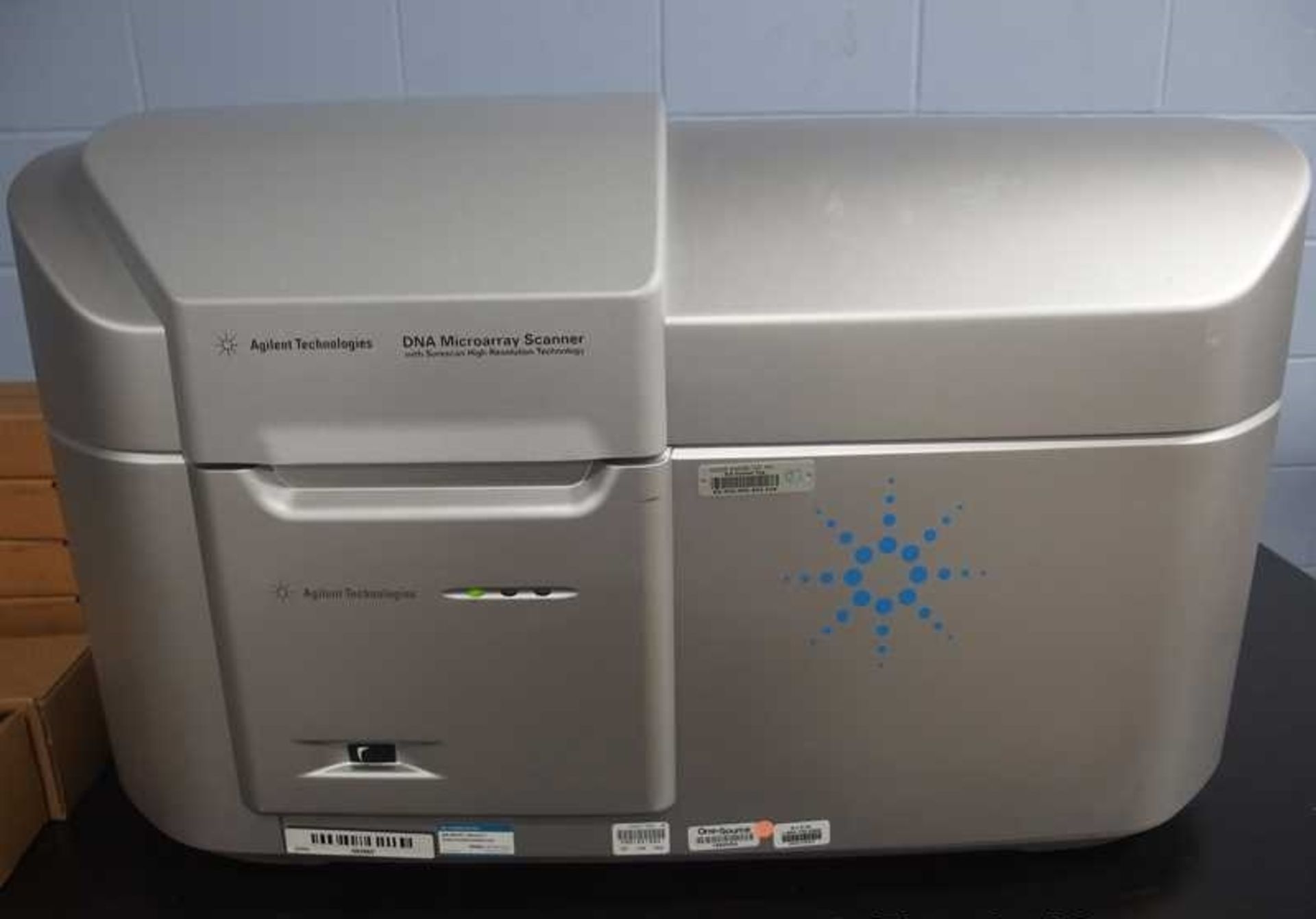 Agilent Technologies DNA Microarray Scanner - Image 2 of 9
