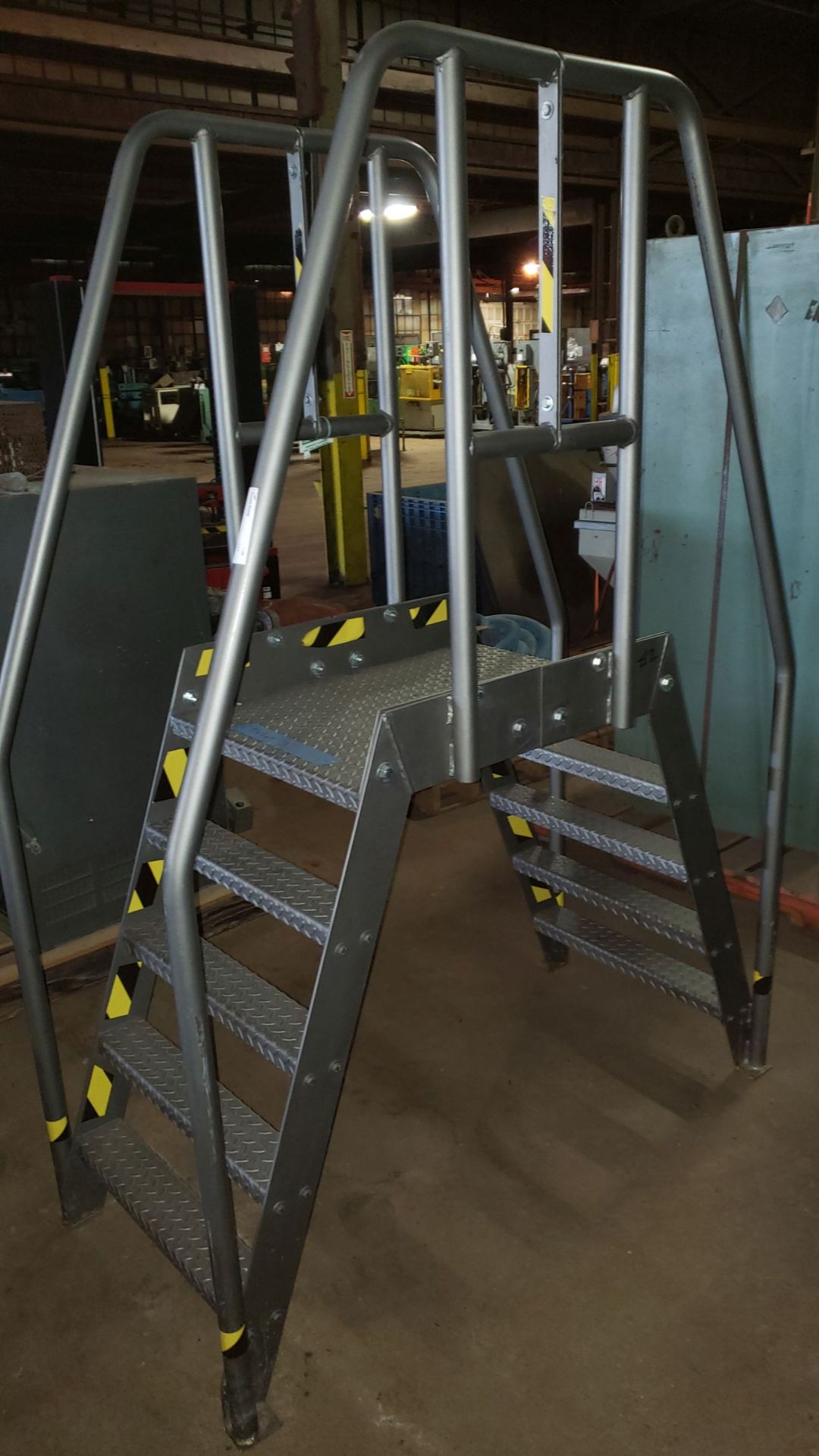 Crossover staircase, carbon steel - Image 2 of 2