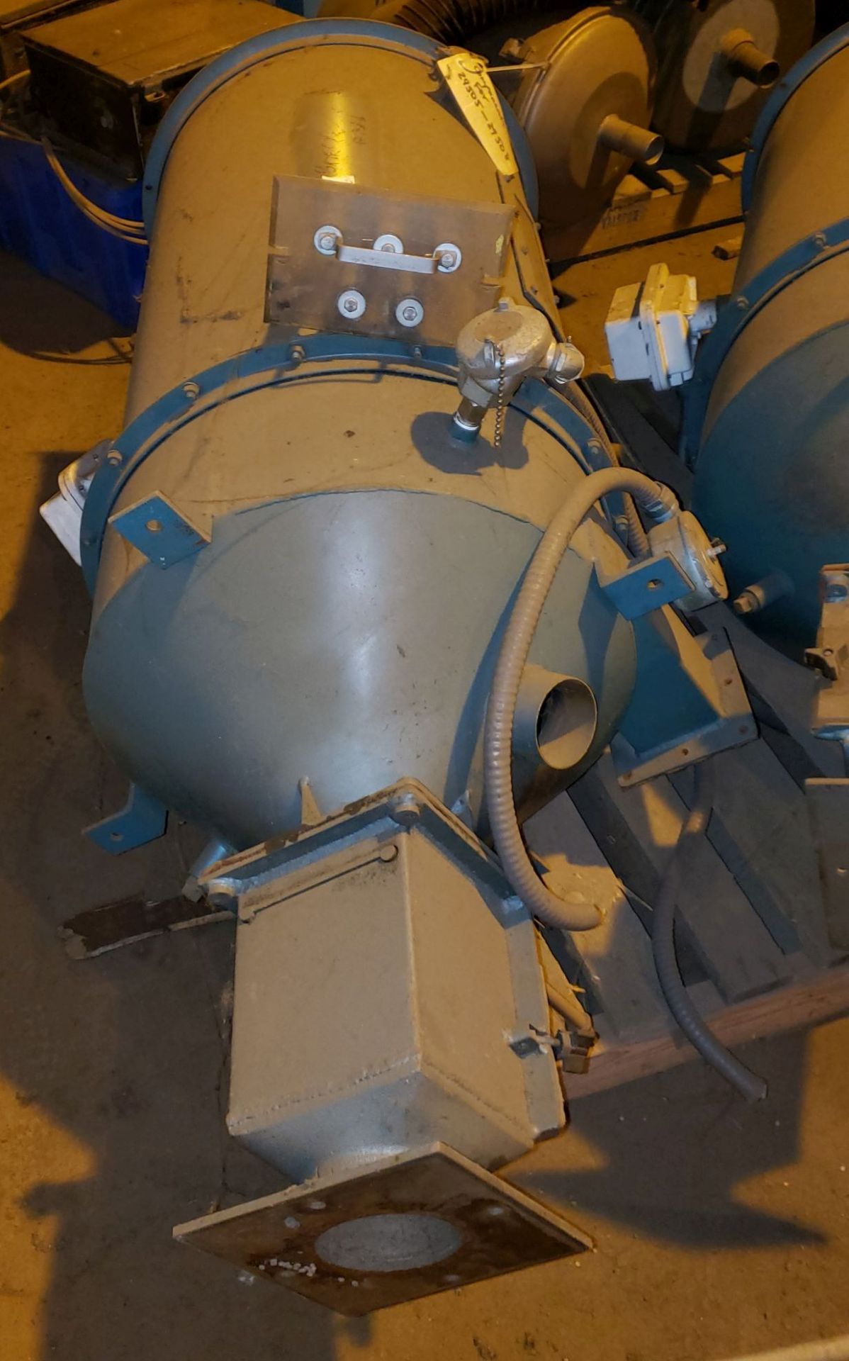 Una Dyn Hopper Dryer with Heat and Blower, 200# Hopper with receiver.