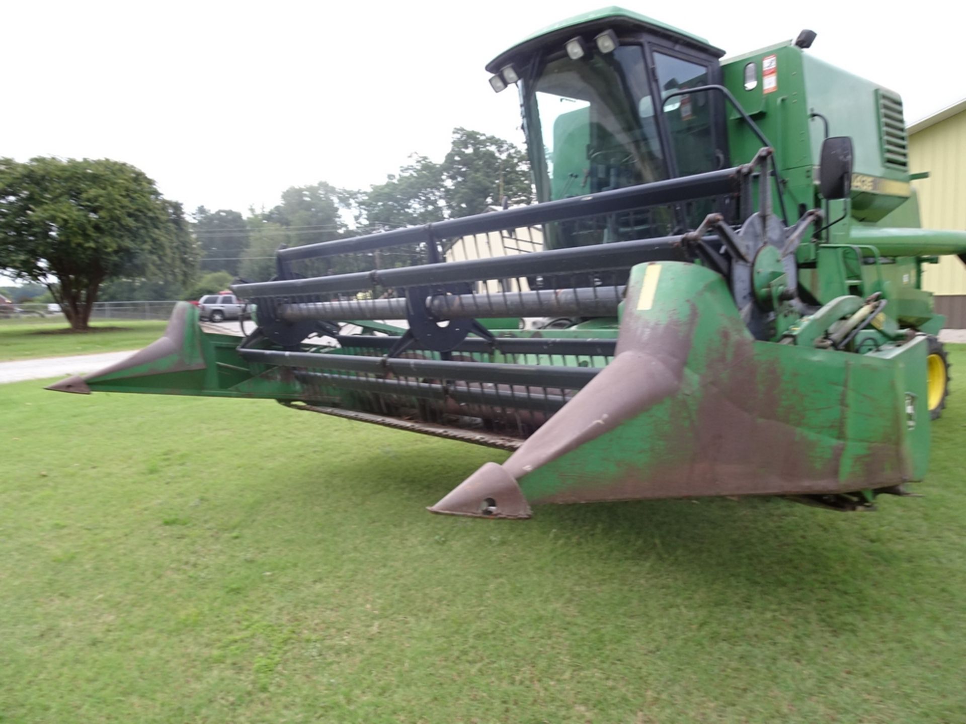 head on combine - Image 6 of 8