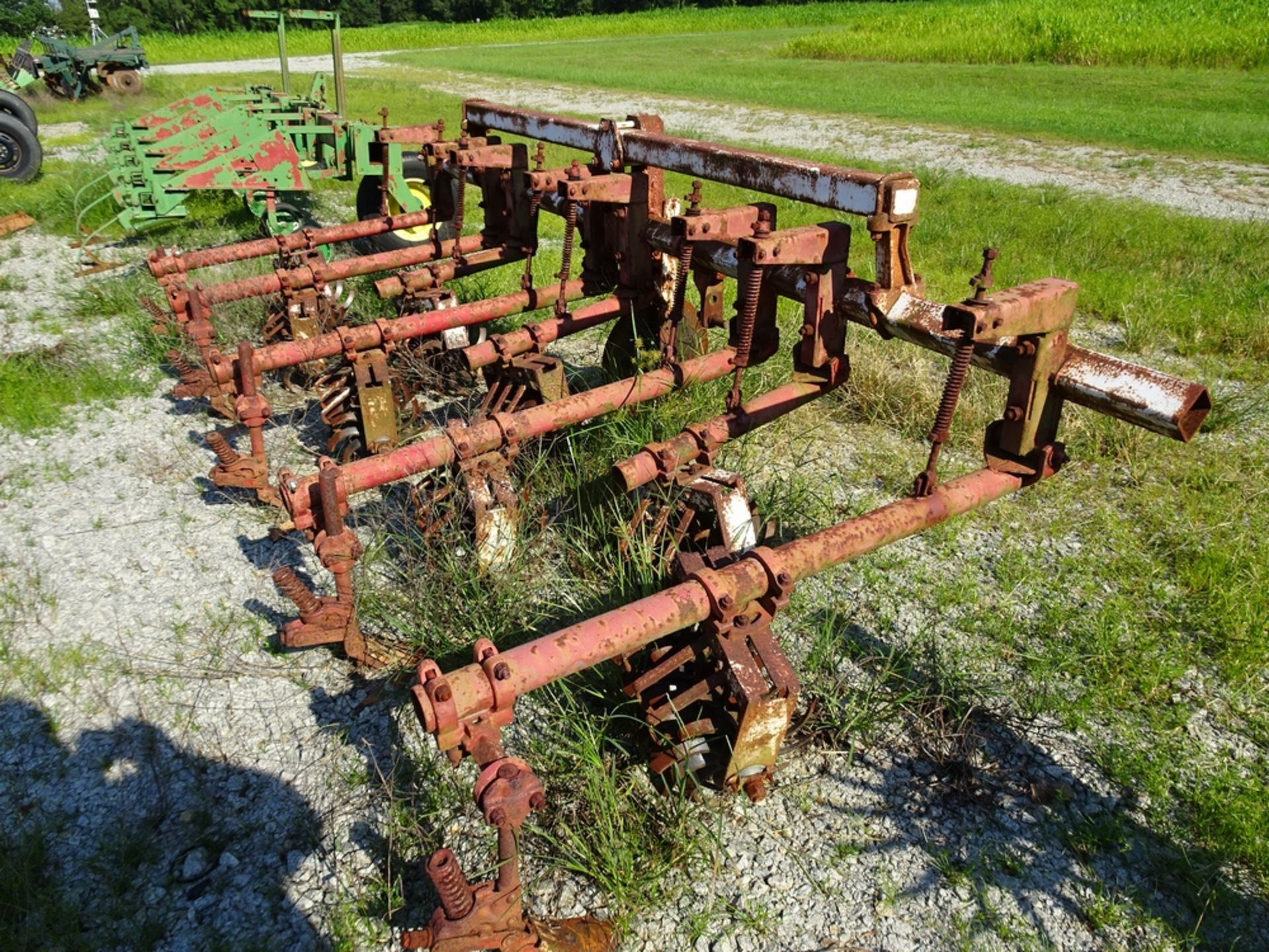 International Harvester 4 row tine cultivator with depth wheel and Class 2 3 point hitch - Image 3 of 7