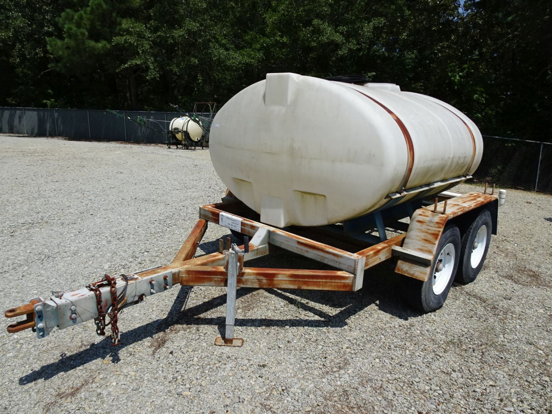 Dual Axle Tow Behind Water Distribution Trailer With 600 Gallon Capacity Tank and Honda Model