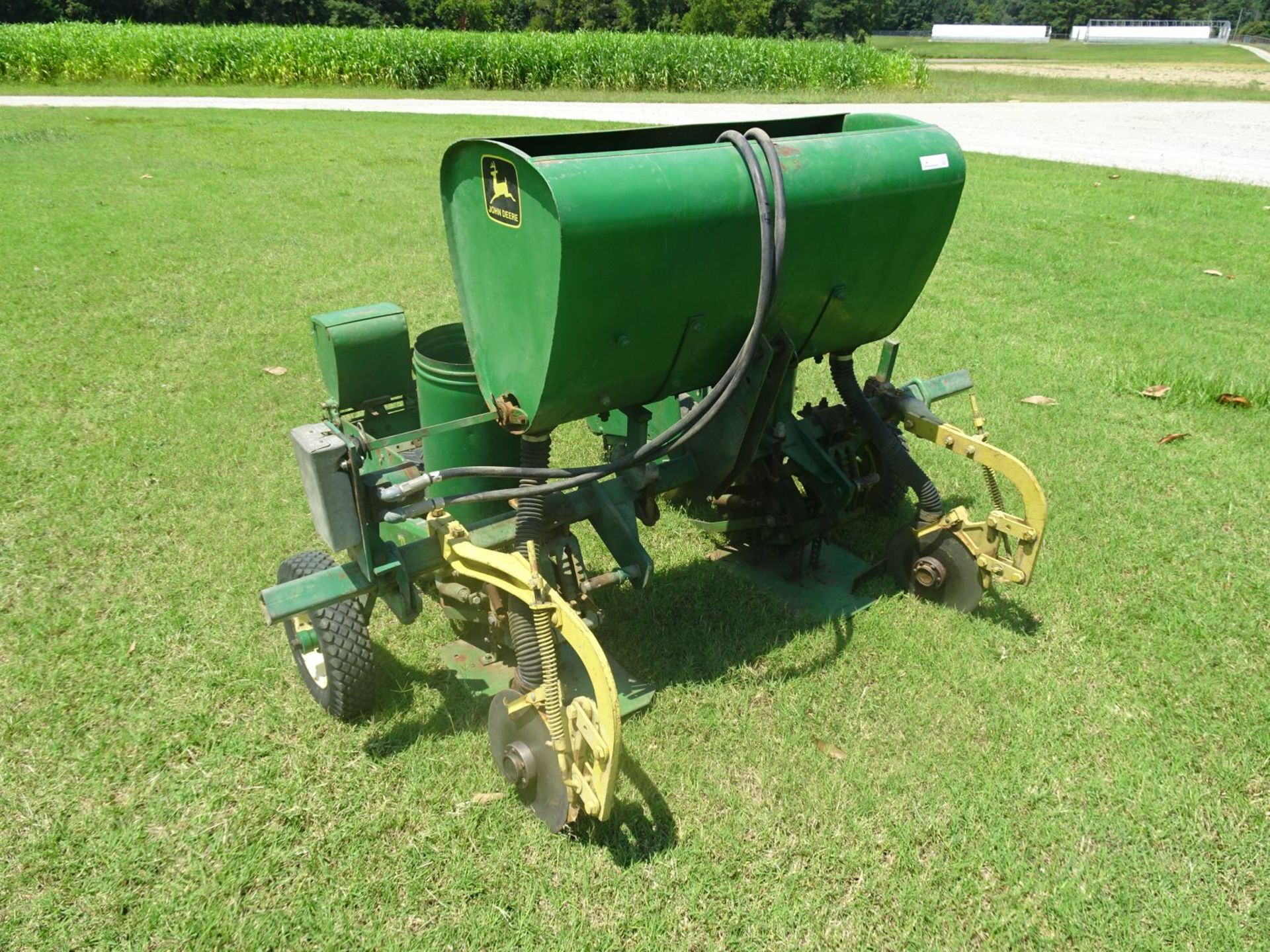 John Deere 2-Row Planter With 86" Cat 1 and 2 Mounting Bar, 42" Hydraulic Fertilizer Mixing/ - Image 5 of 8