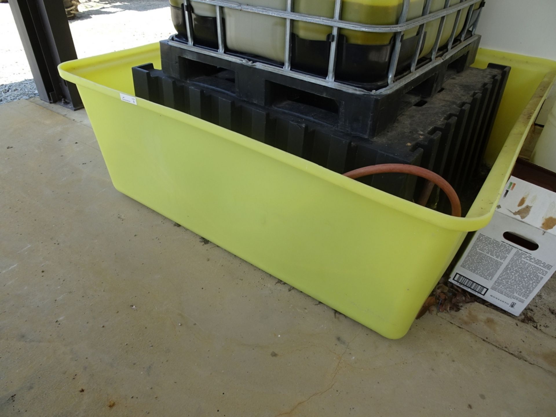 60" x 60" Spill Containment Basin With Riser For Pallet - Image 2 of 3