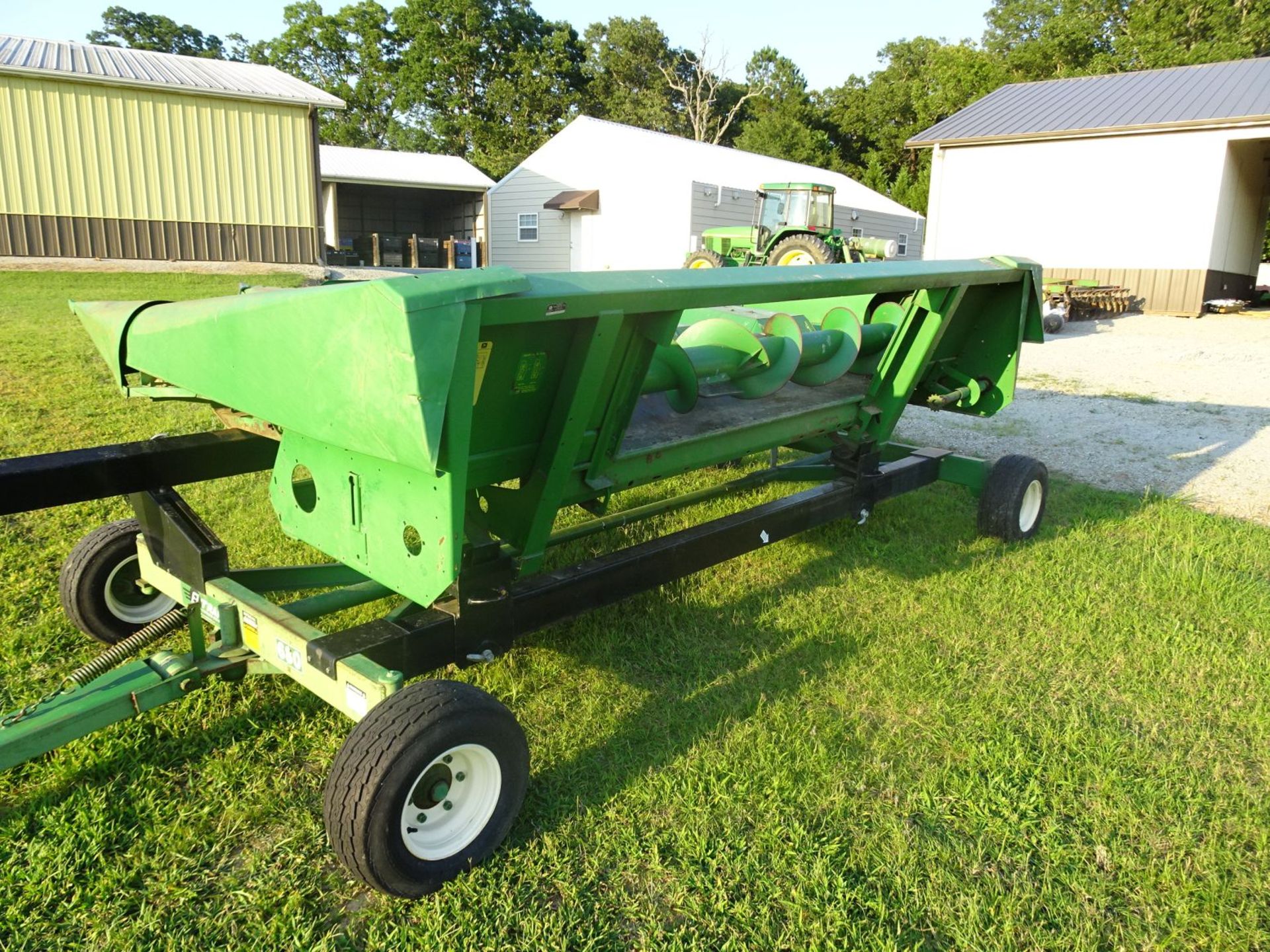 John Deere 4435 4-Row Grain Combine Head Head Only Trailer Not Included - Image 2 of 6