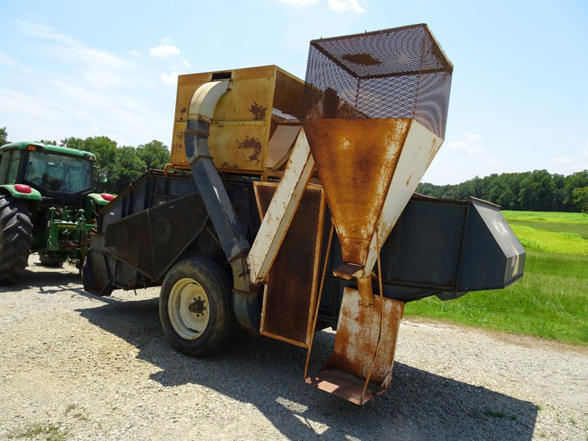 Hobbs Engineering Co. Model 522 Pull Type 2-Row Peanut Combine With PTO Shaft - Image 2 of 10