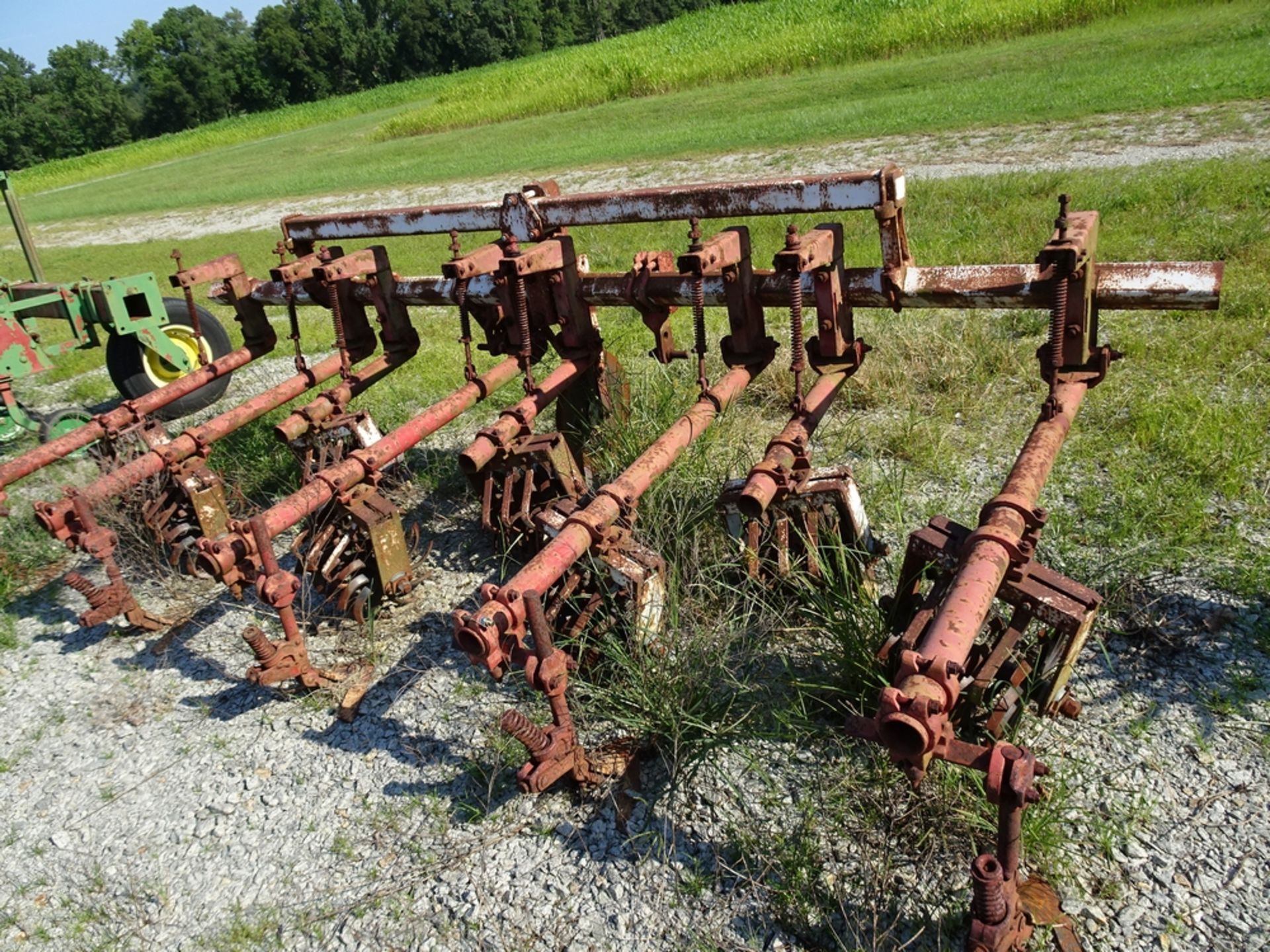 International Harvester 4 row tine cultivator with depth wheel and Class 2 3 point hitch - Image 6 of 7