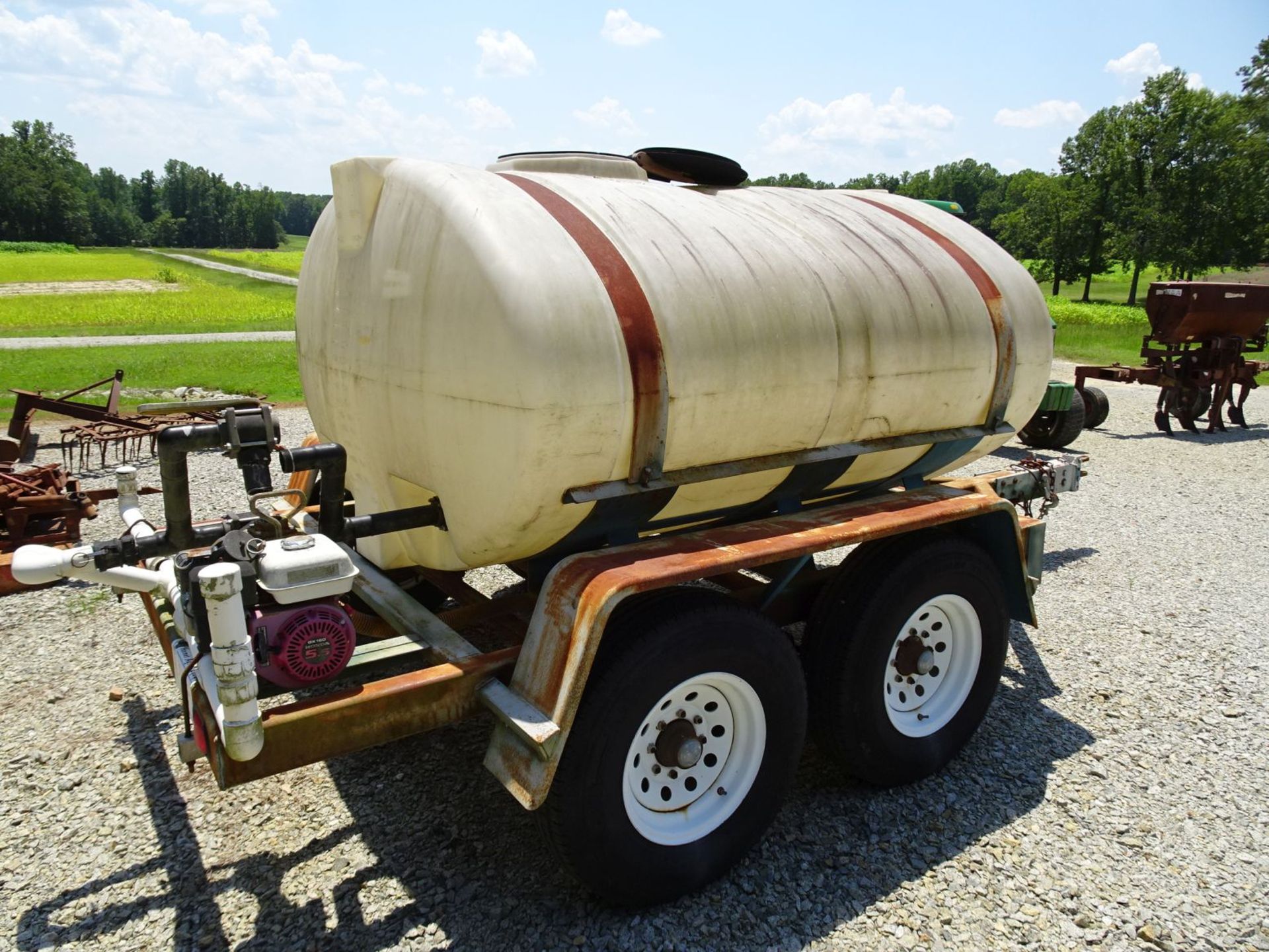 Dual Axle Tow Behind Water Distribution Trailer With 600 Gallon Capacity Tank and Honda Model - Image 3 of 8