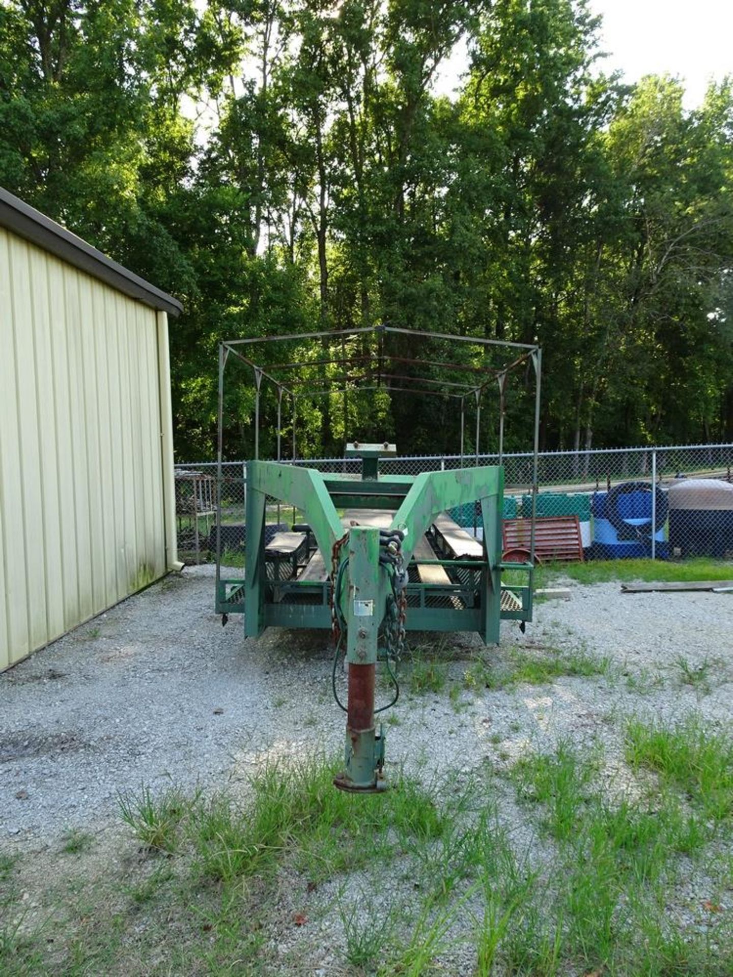 single axle 16 foot gooseneck tour trailer - Image 7 of 8