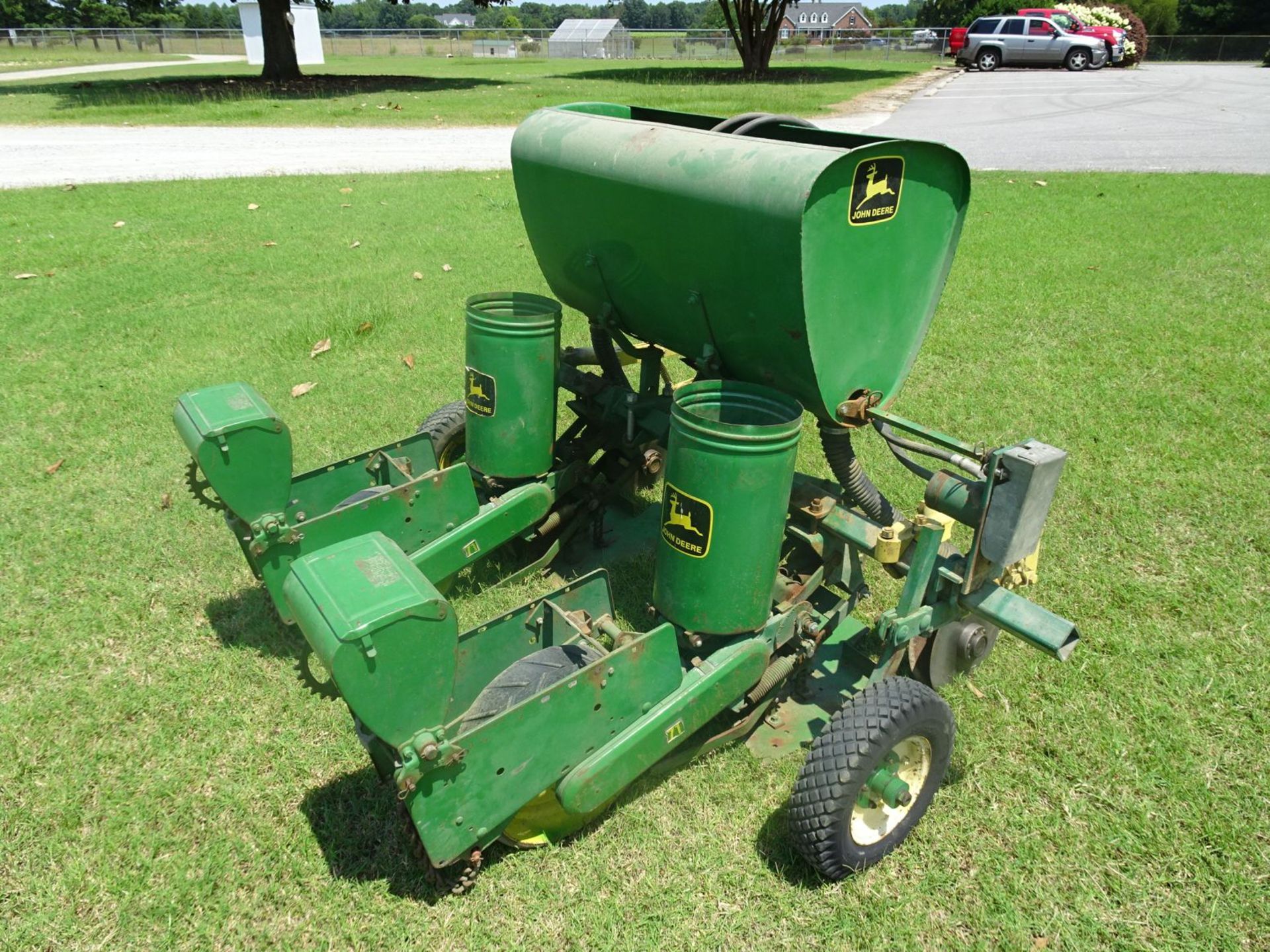 John Deere 2-Row Planter With 86" Cat 1 and 2 Mounting Bar, 42" Hydraulic Fertilizer Mixing/ - Image 4 of 8