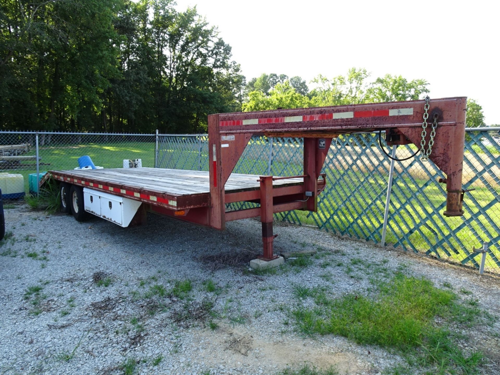 1990 Hillsboro Industries 24' gooseneck dual axle trailer with 20' deck 4' beaver ramp gross