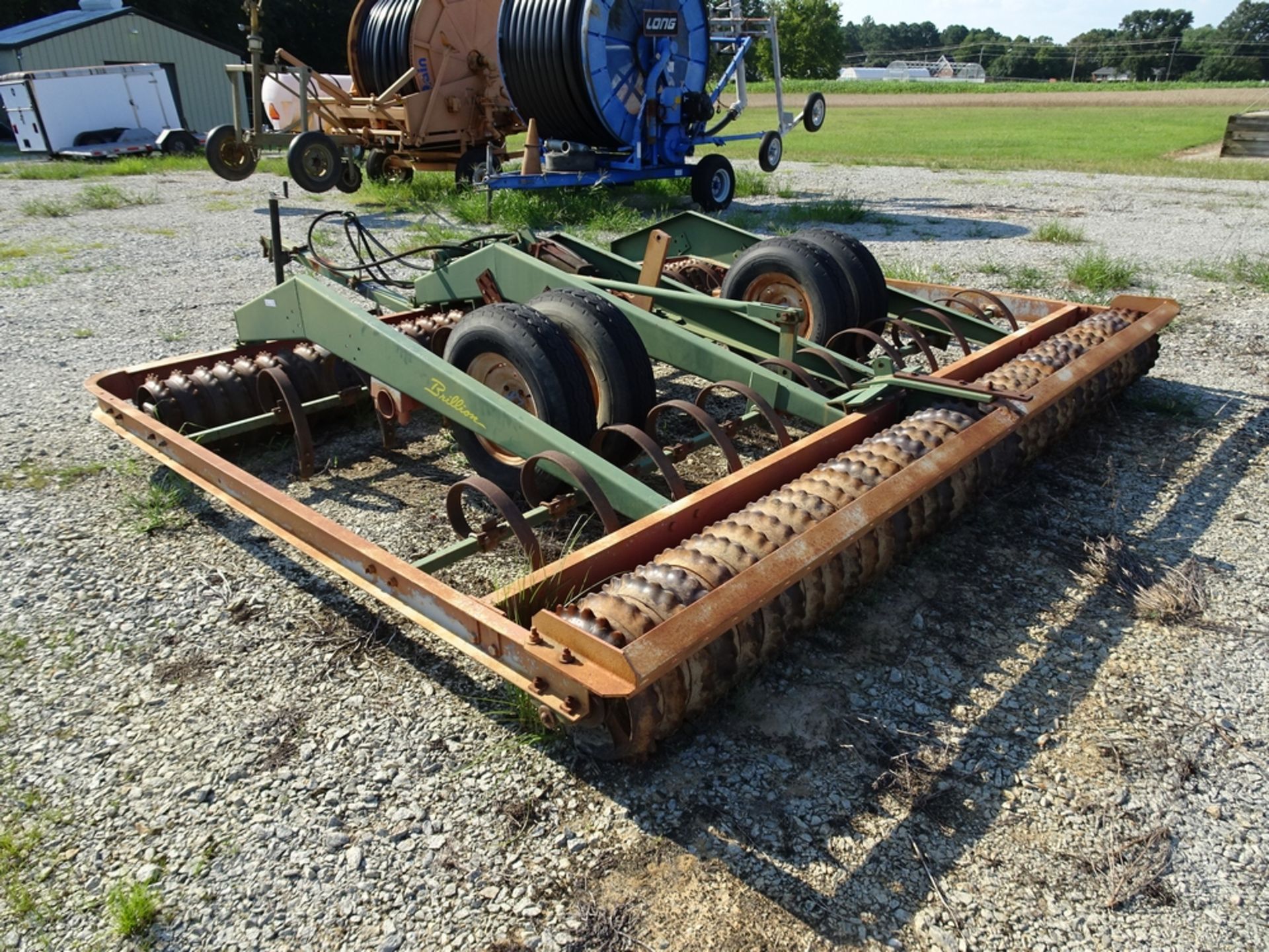 Brillion 12' pull behind Cultipacker with Hydraulically Actuated pneumatic transport wheels - Image 4 of 6