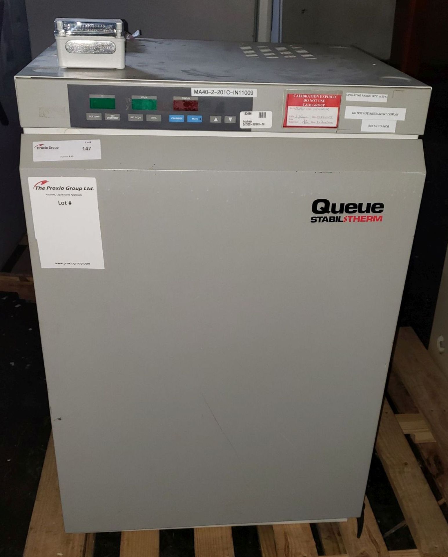 Queue Stabi Thermal incubator, model SNW300TABA, 120 volt.