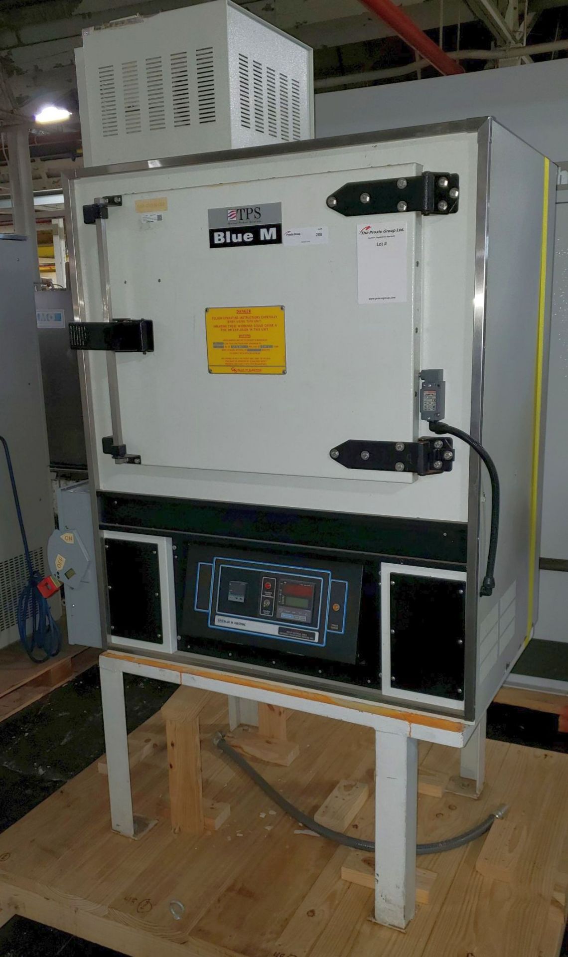 TPS Blue M (SPX) electric oven, 25 CFM to allow processing a max 2.82 oz of solvent per load at 375 - Image 4 of 10