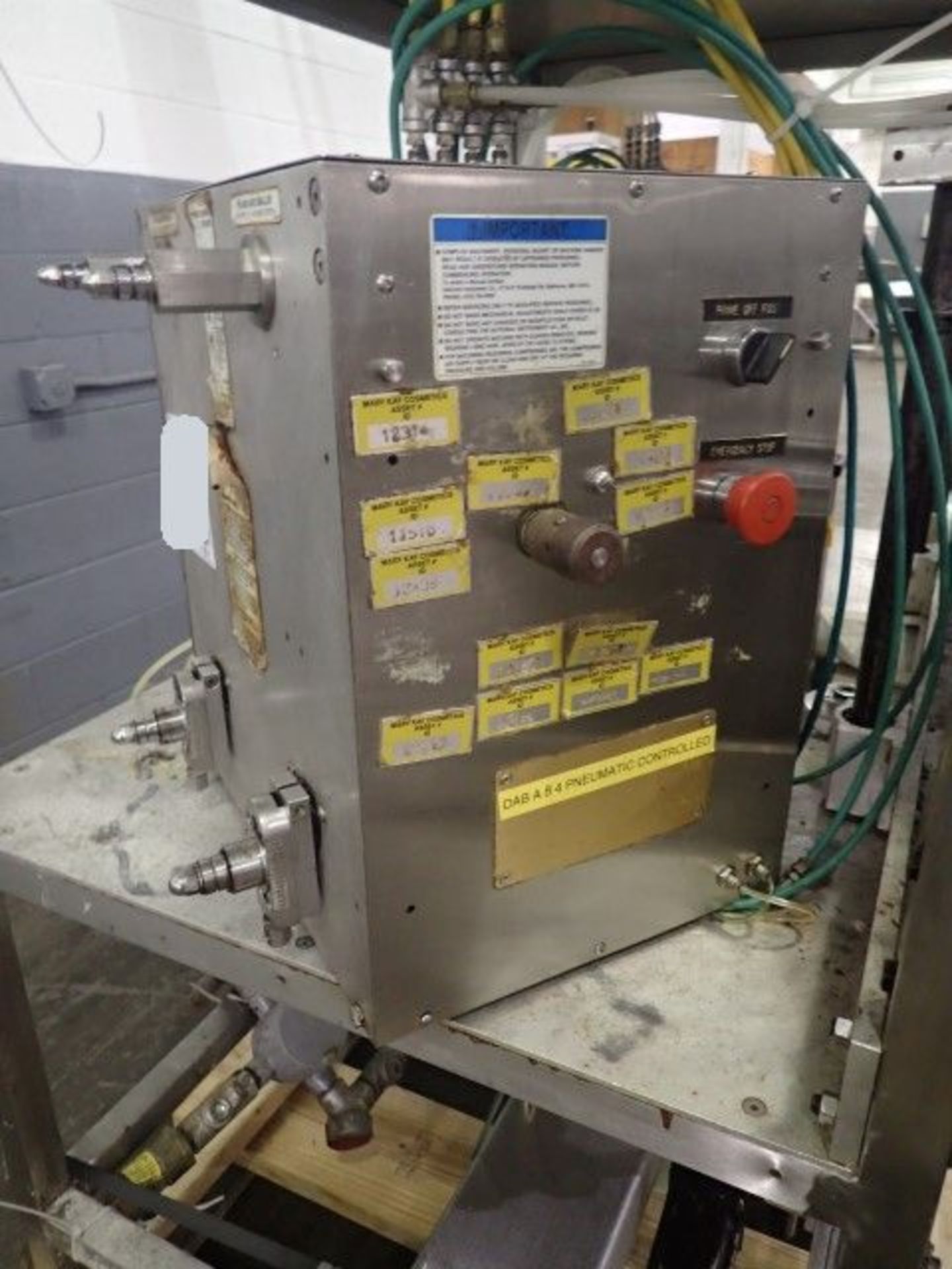Filamatic filler with (2) model DAB-A-8-4 filling pumps, serial #'s 020800, 020801. - Image 7 of 10