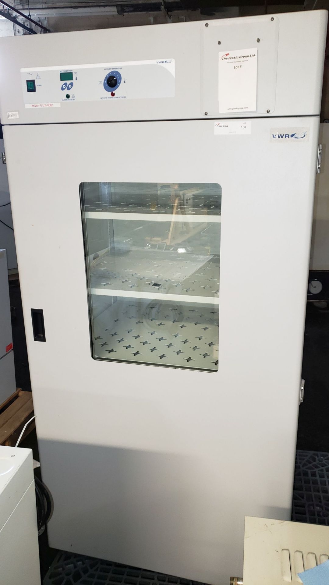 VWR incubator, model 1915, carbon steel shelves, 33" wide x 25" deep x 64" high chamber, with