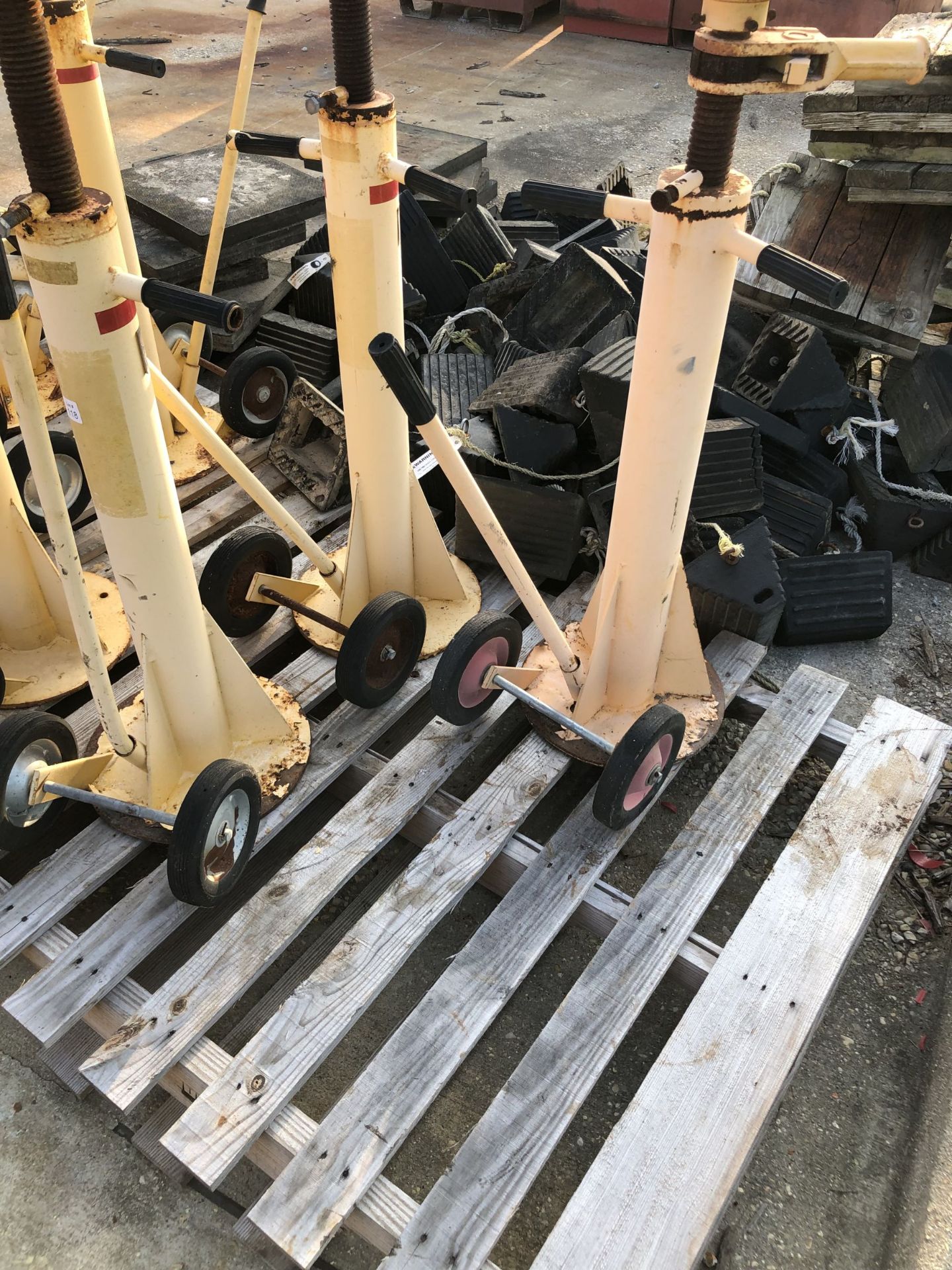 (3) Global Industries 100,000Lbs 2-Wheeled Ratcheting Trailer Stabilizing Jack Stands - Image 2 of 3