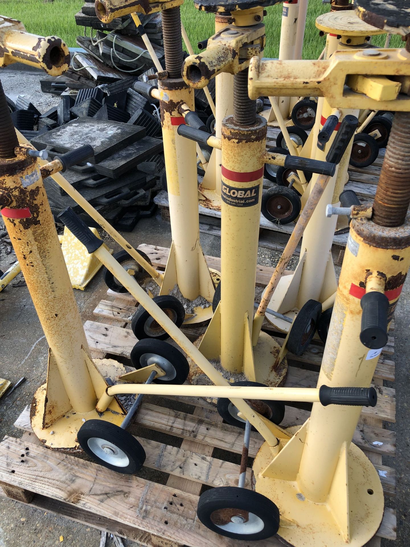 (5) Global Industries 100,000Lbs 2-Wheeled Ratcheting Trailer Stabilizing Jack Stands - Image 2 of 5