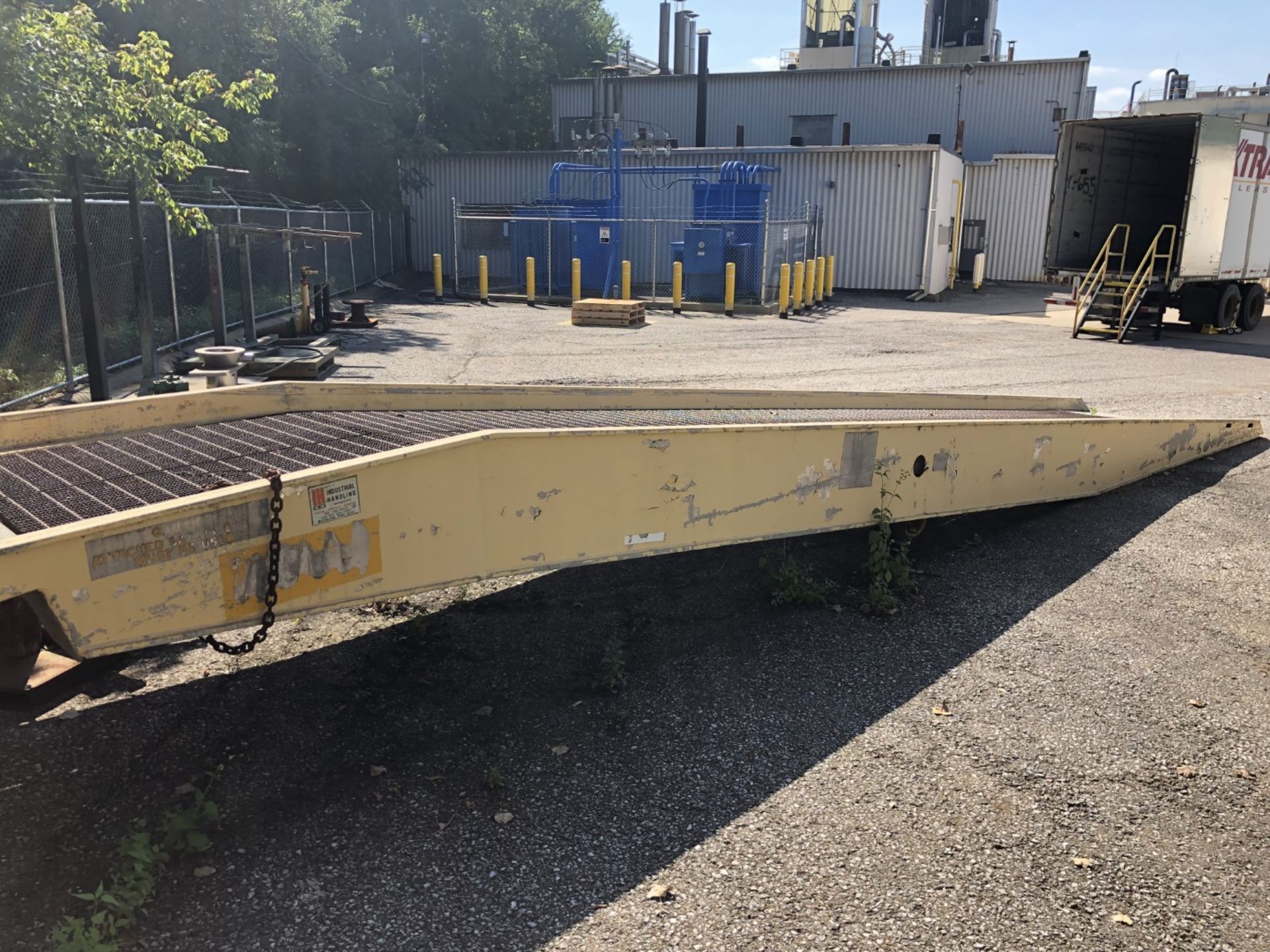 Copperloy Heavy Duty Mobile Steel Yard Ramp 20,000# CAP **See Auctioneers note** - Image 3 of 6