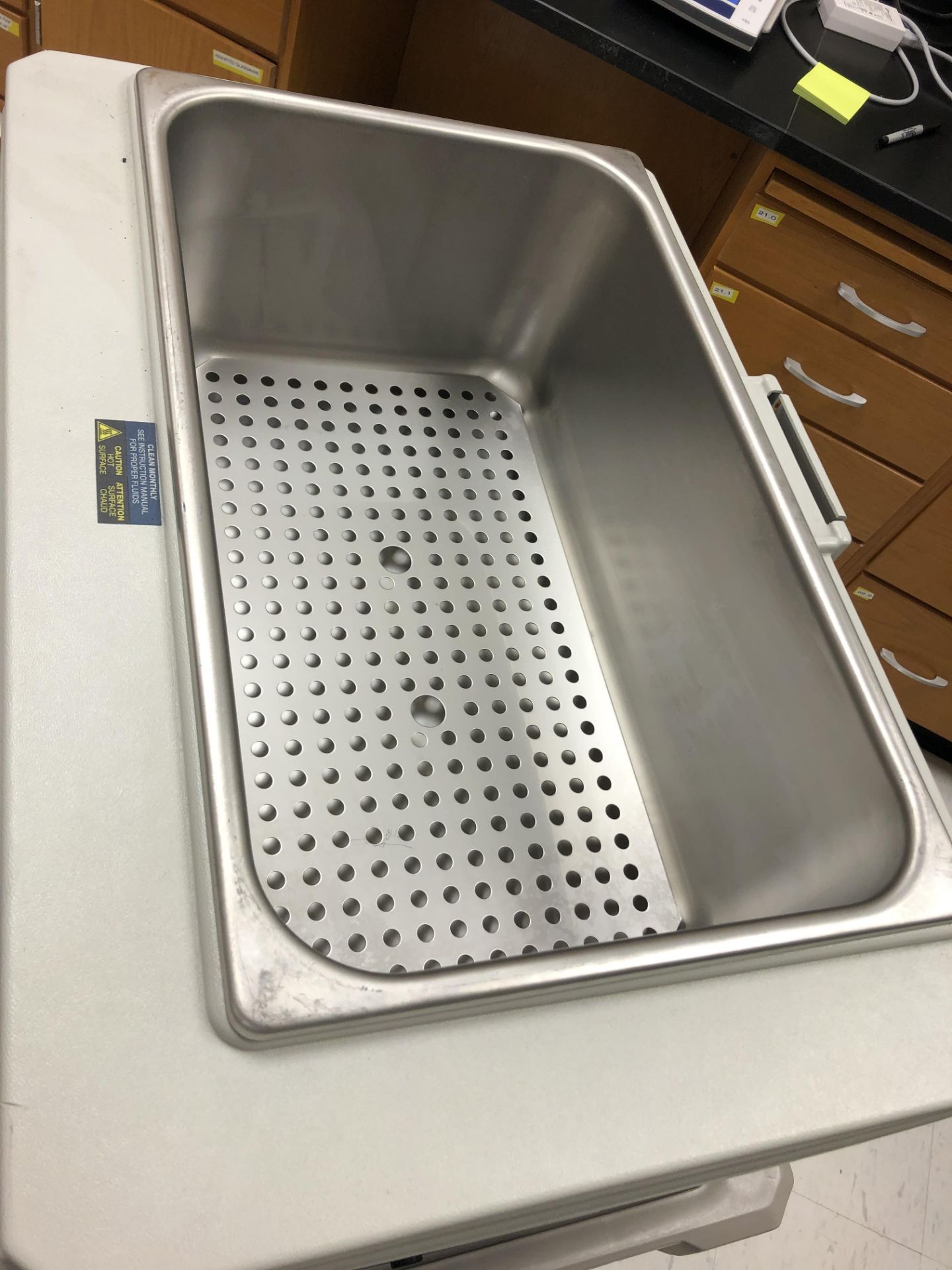 Barnstead Stainless Steel Water Bath, Model 1890A, 120V; 8.5 amps; 1020 watt; 60 Hz. - Image 2 of 4