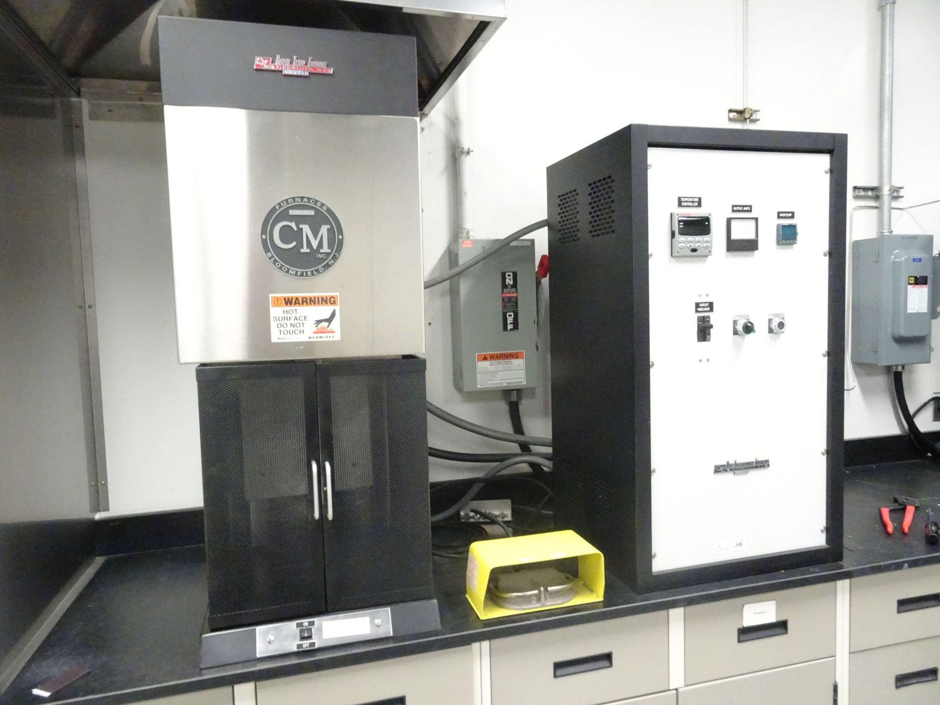 CM Inc Model 1612CM Bottom Loading Rapid Temp Series Lab Box Furnace Max Temp 1600 Degree C (2900